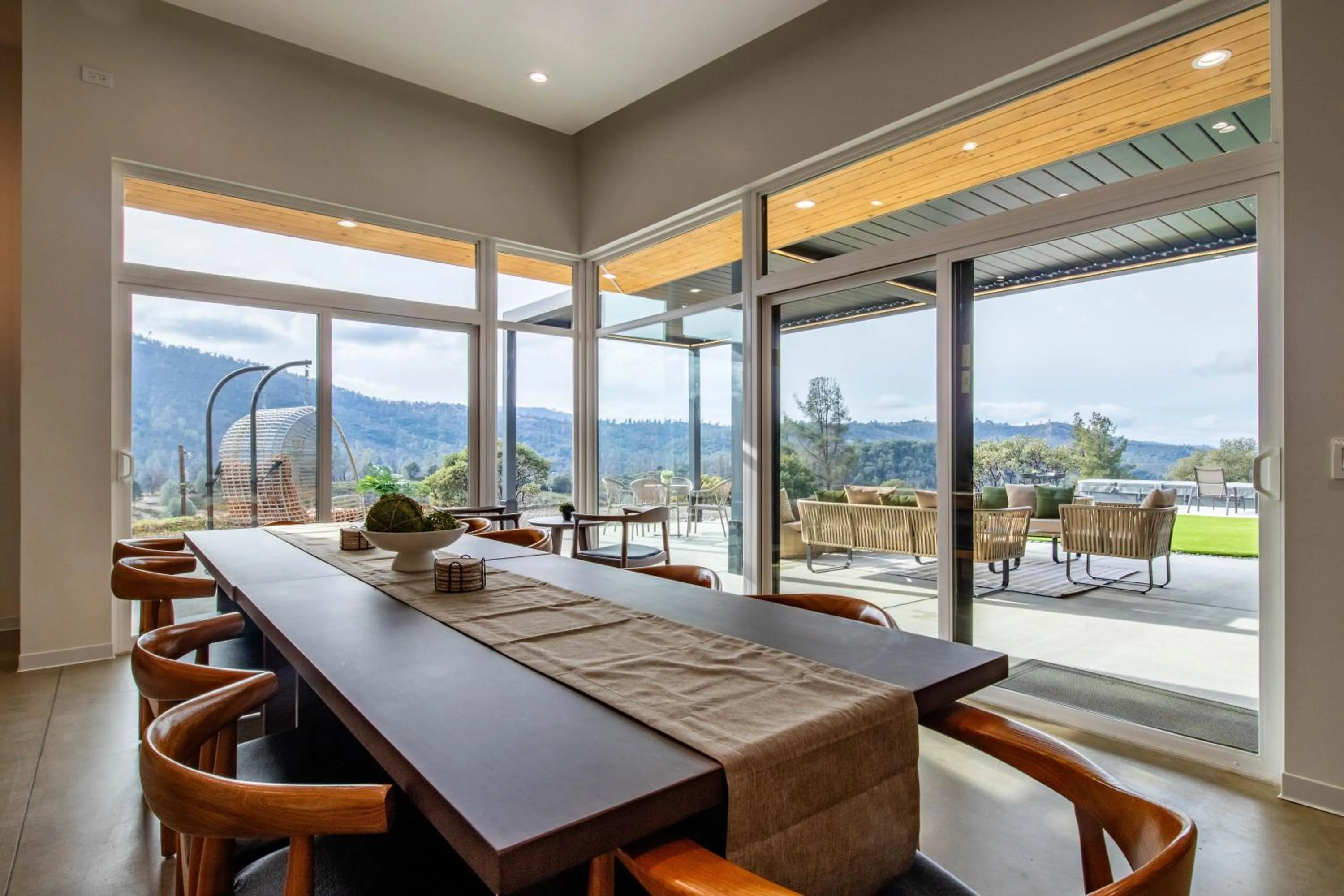 Dining area in Horizon by Yosemite
