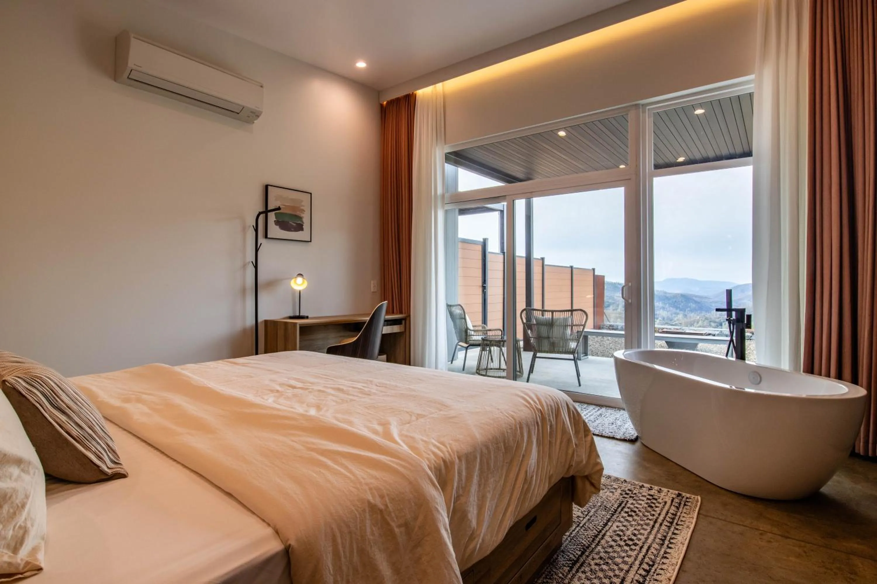 Bedroom, Bed in Horizon by Yosemite