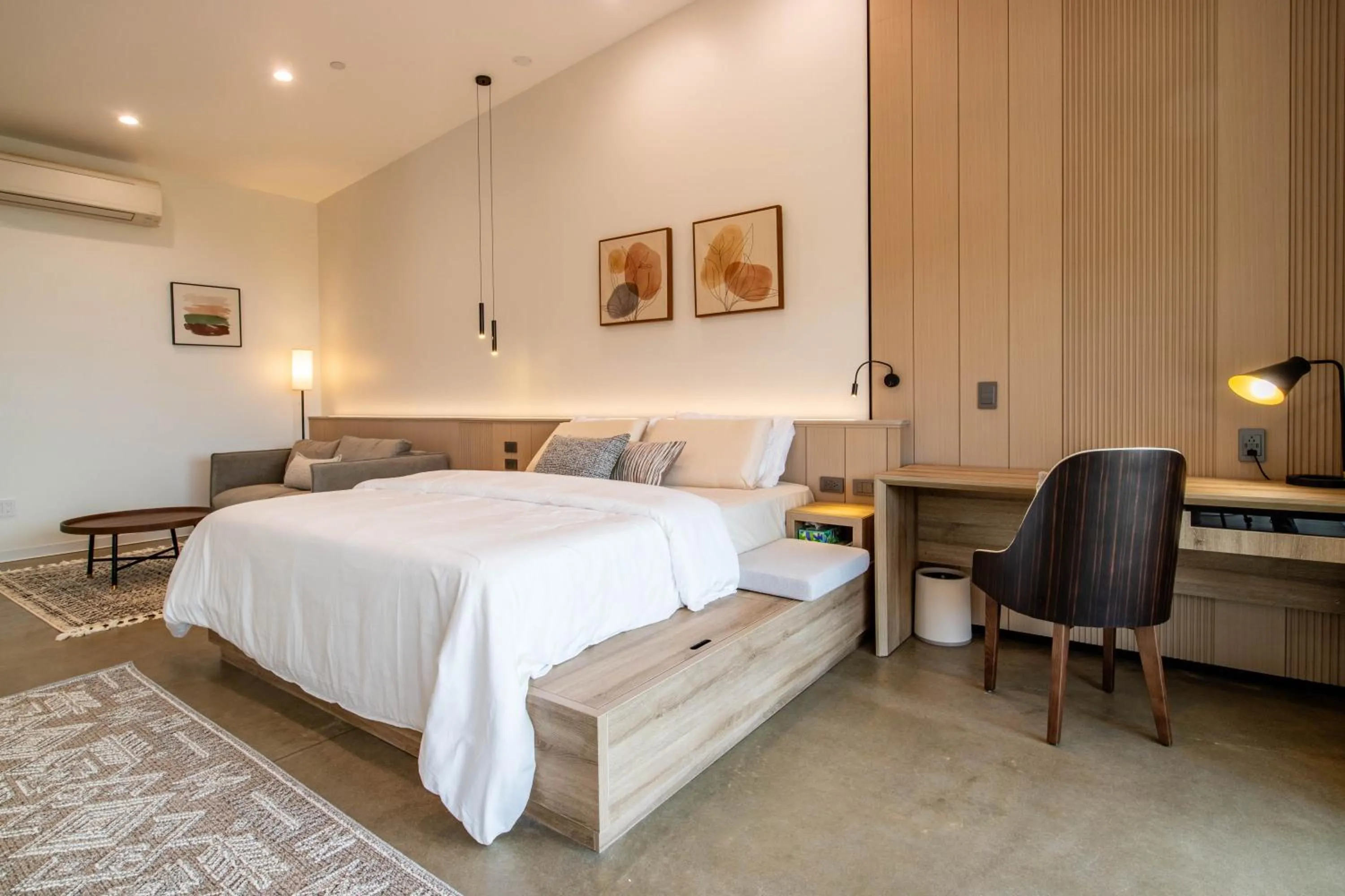 Bedroom, Bed in Horizon by Yosemite