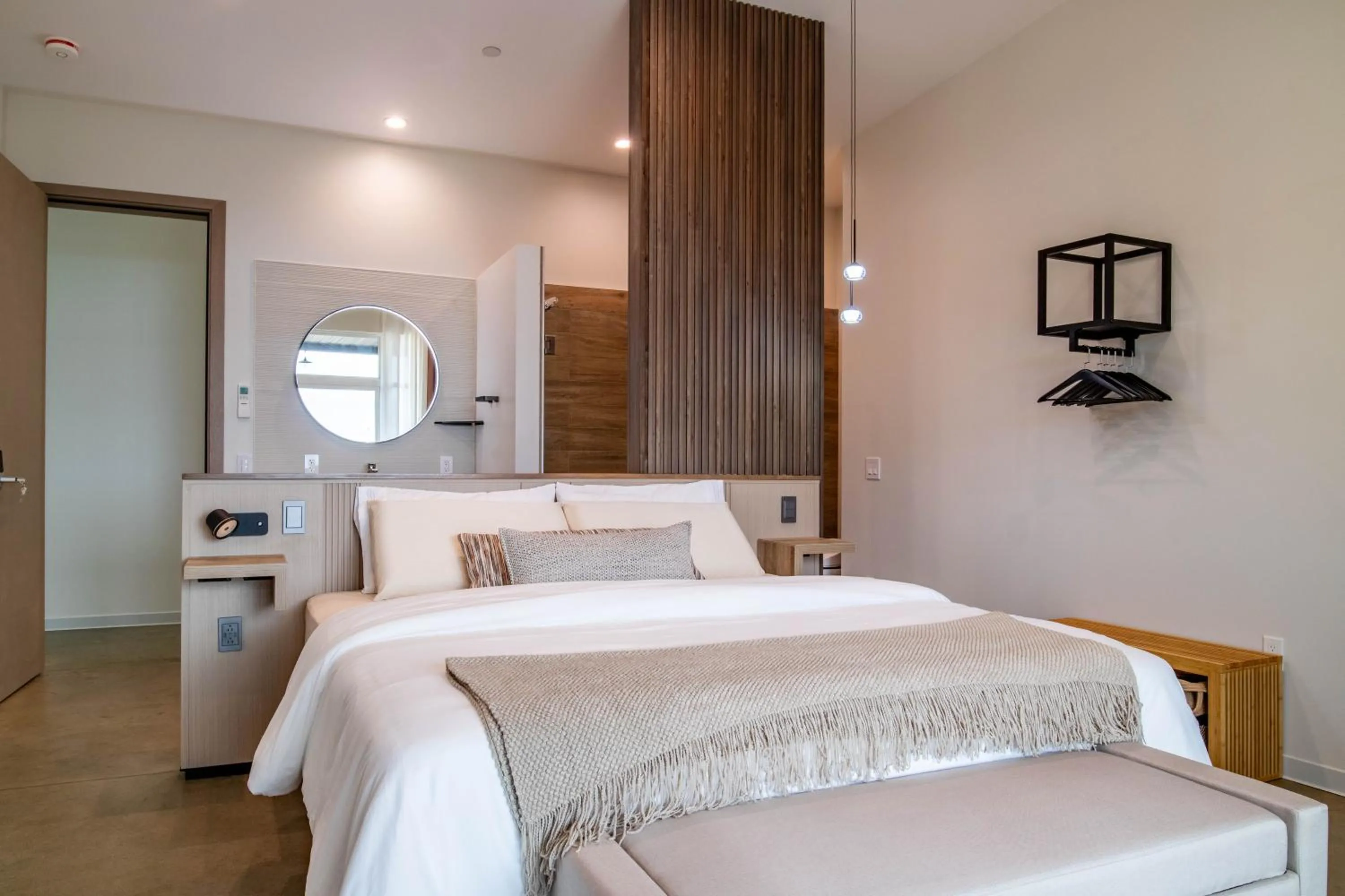 Bedroom, Bed in Horizon by Yosemite