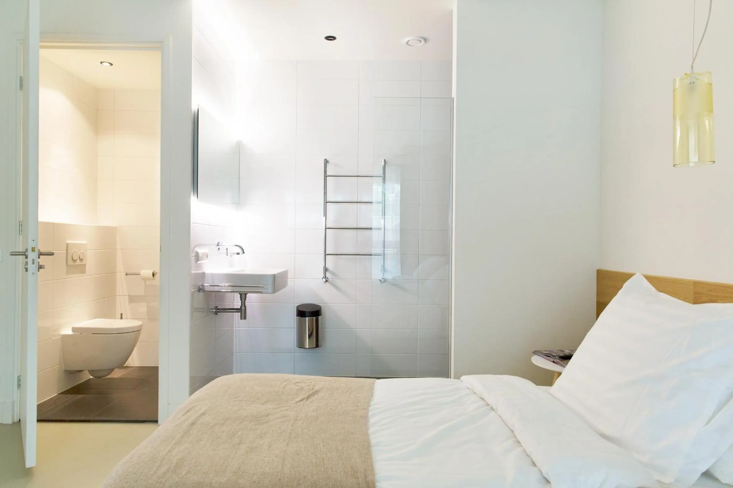 Bathroom, Bed in Marnix360apartments The Mansion Suites