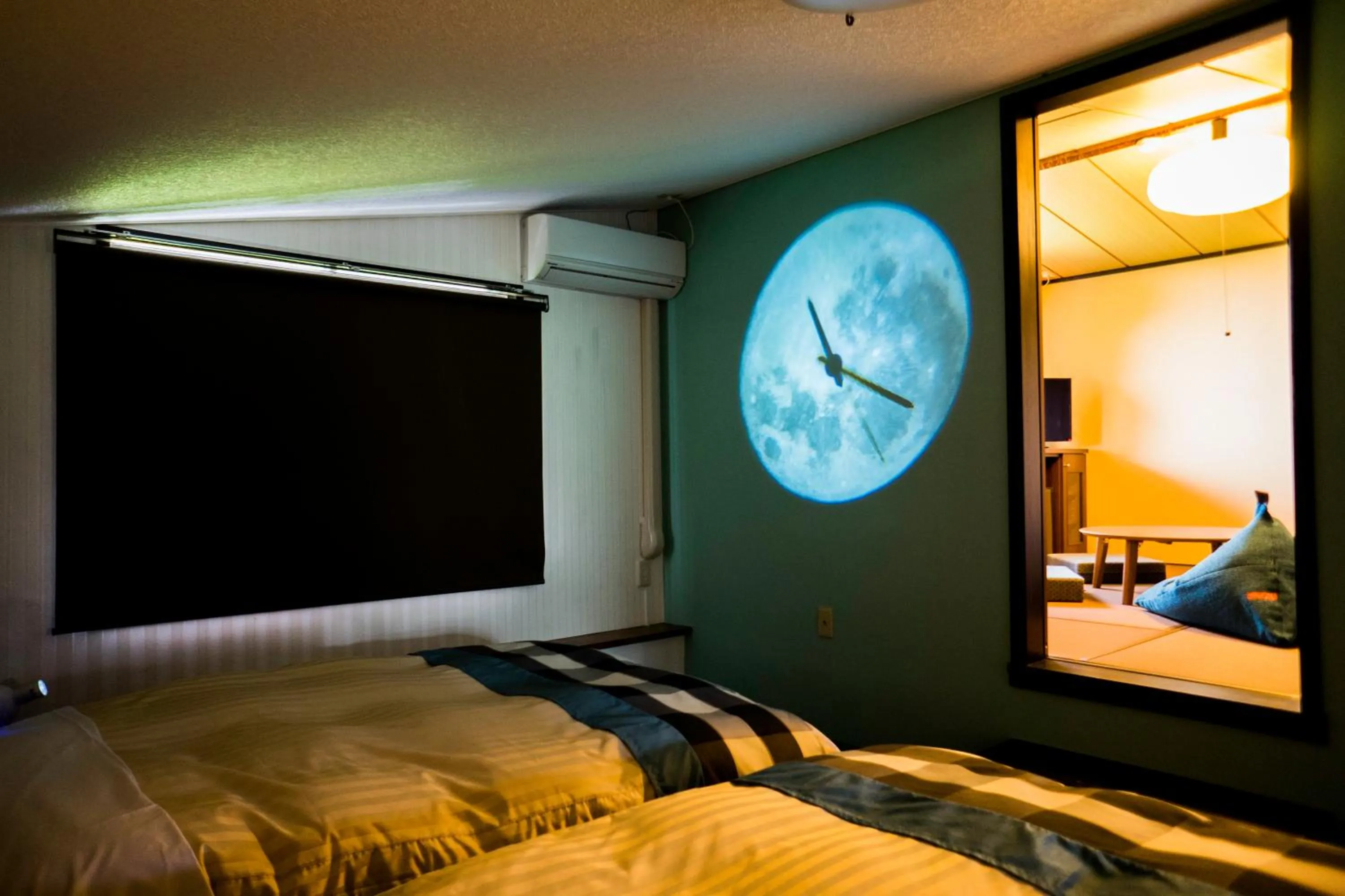 Decorative detail, Bed in Hotel Hakuba Berghaus