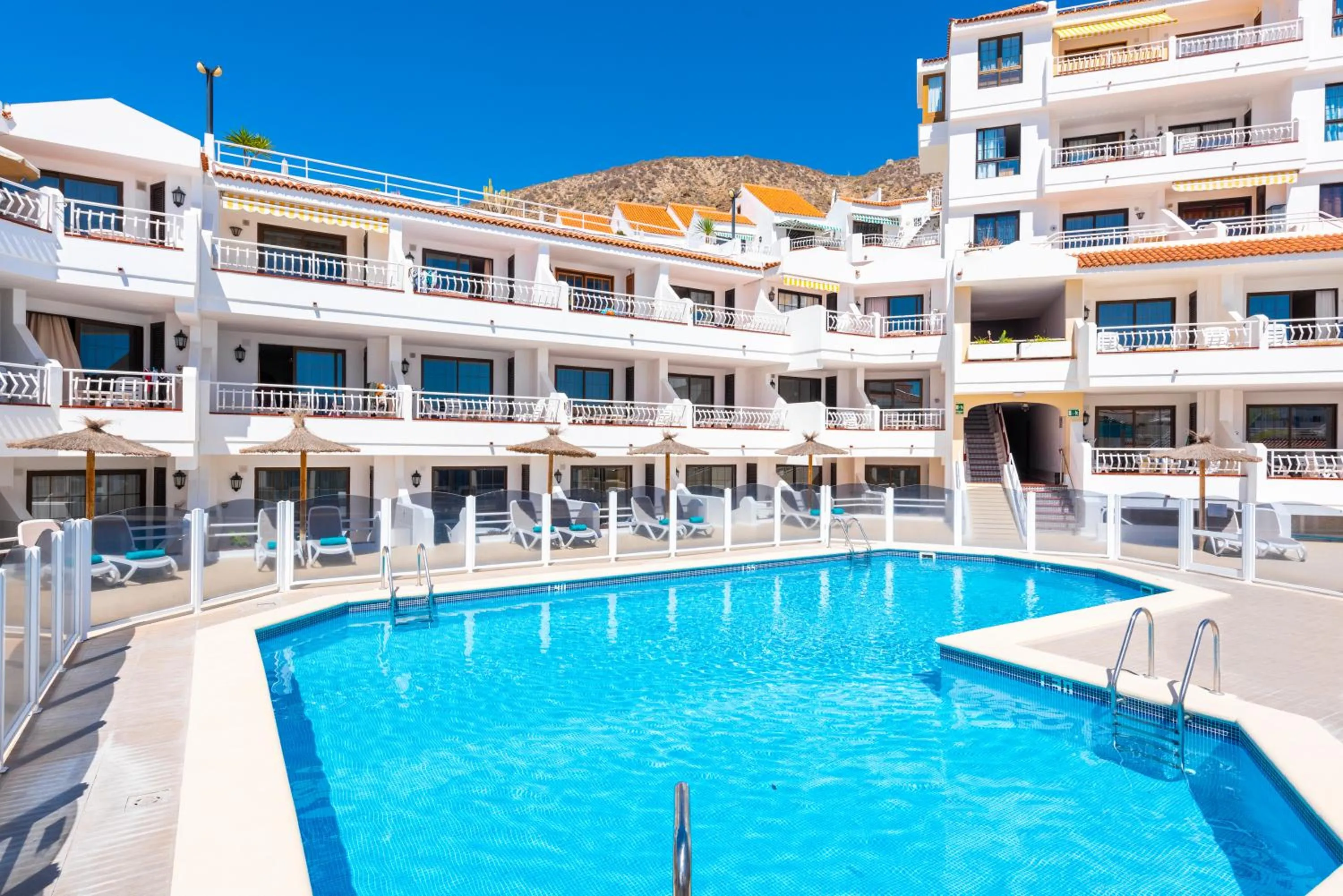 Swimming pool in Club Tenerife Apartments