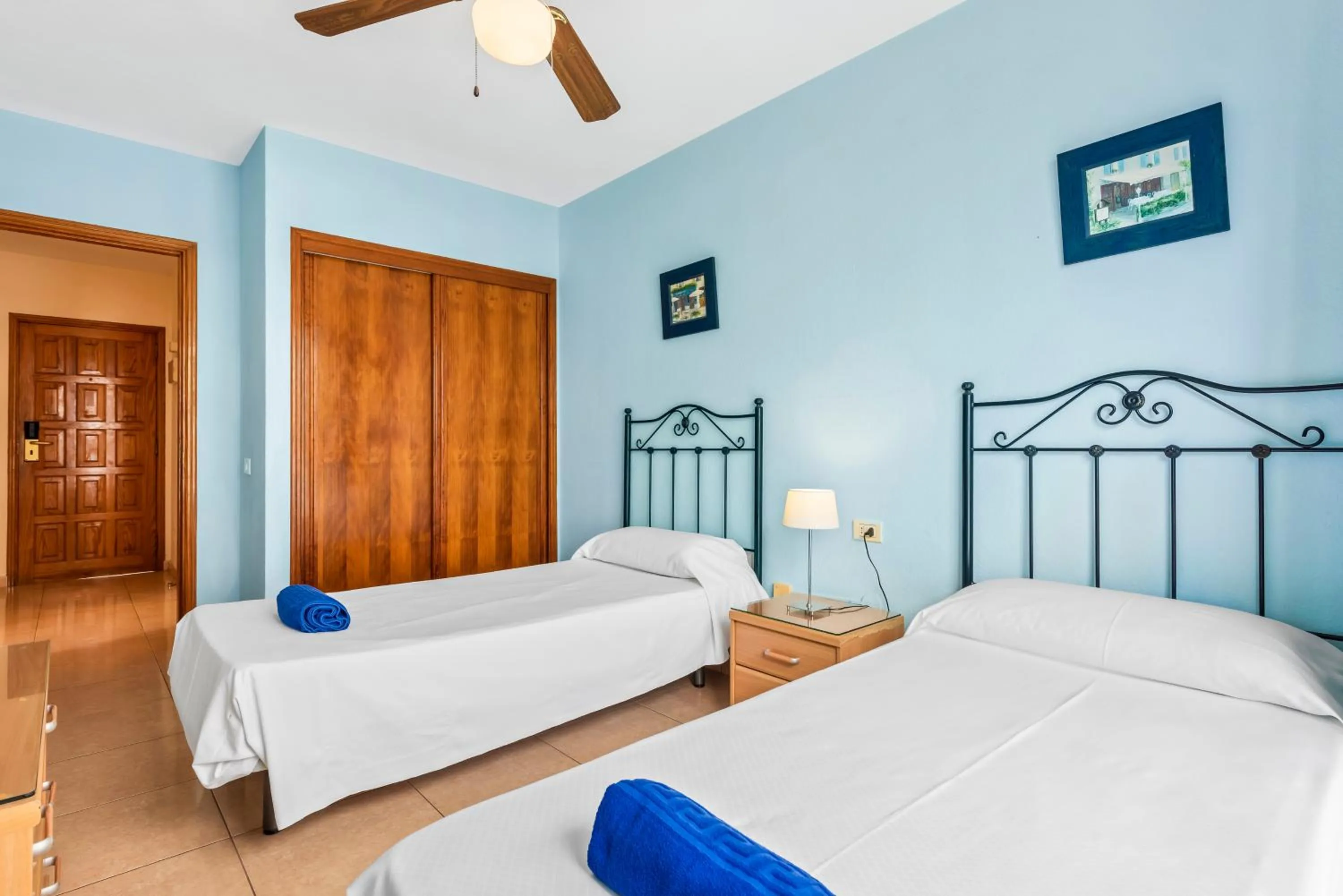 Bed in Club Tenerife Apartments