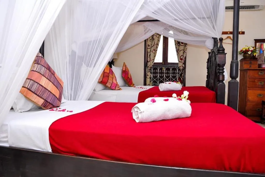 Bed in Forodhani Park Hotel