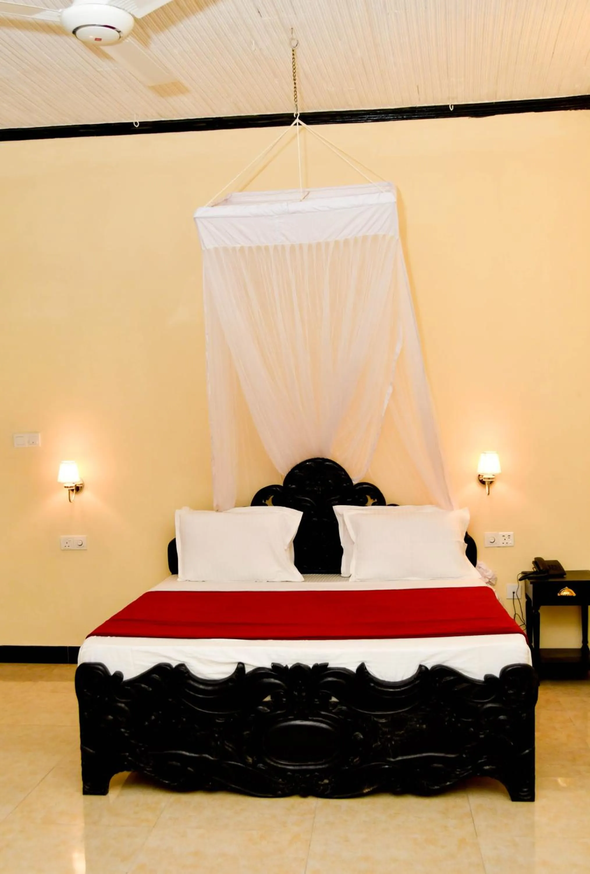 Bed in Forodhani Park Hotel