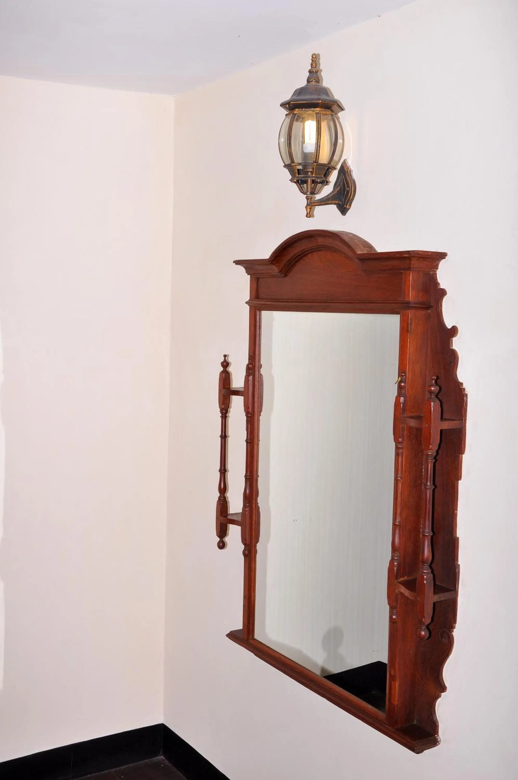 Decorative detail in Forodhani Park Hotel