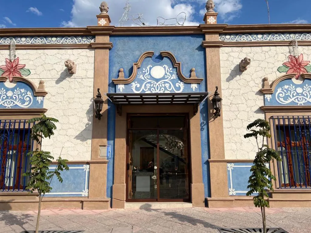 Facade/entrance in Mansión Leonor