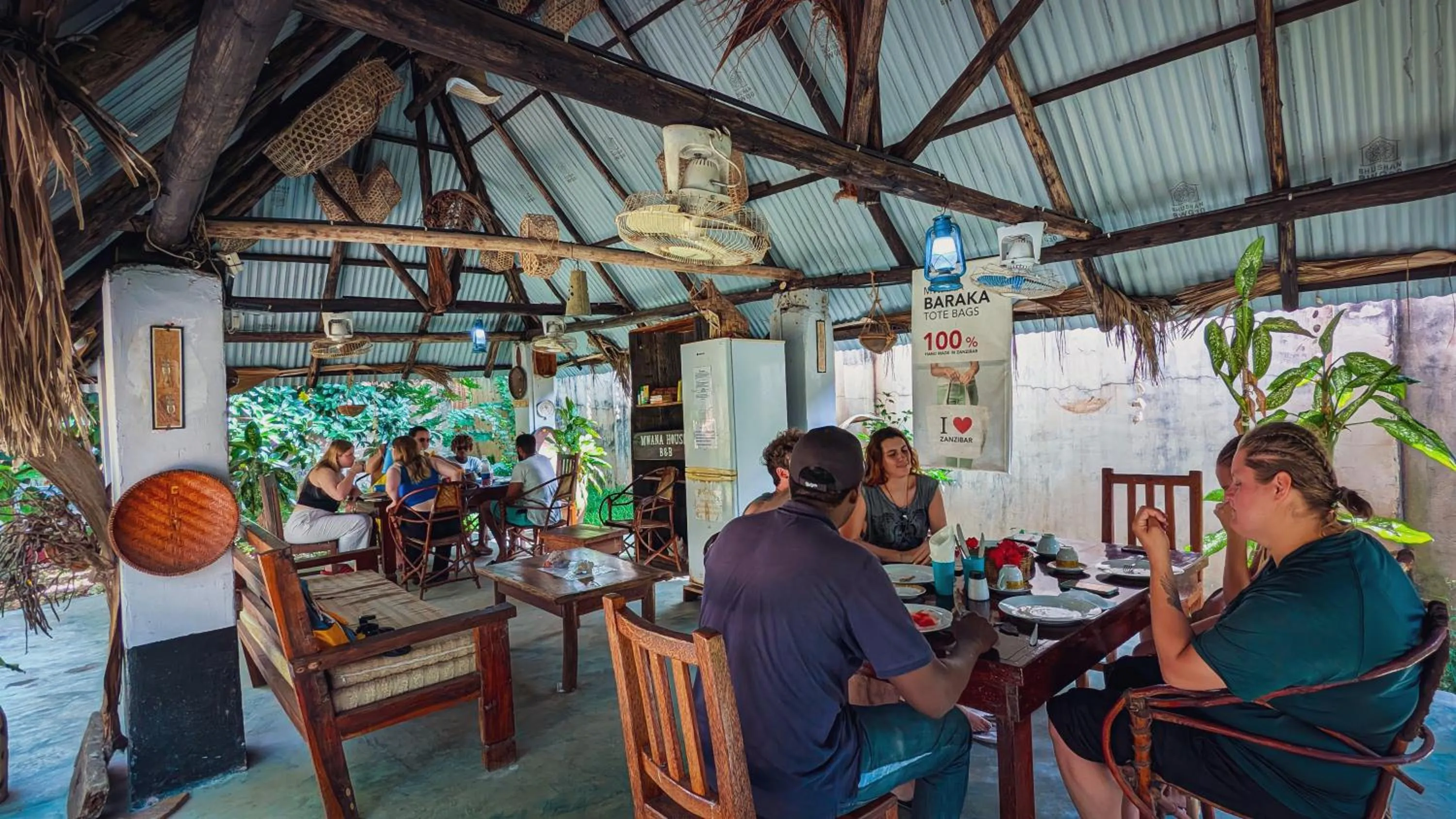 Restaurant/places to eat in Mwana House