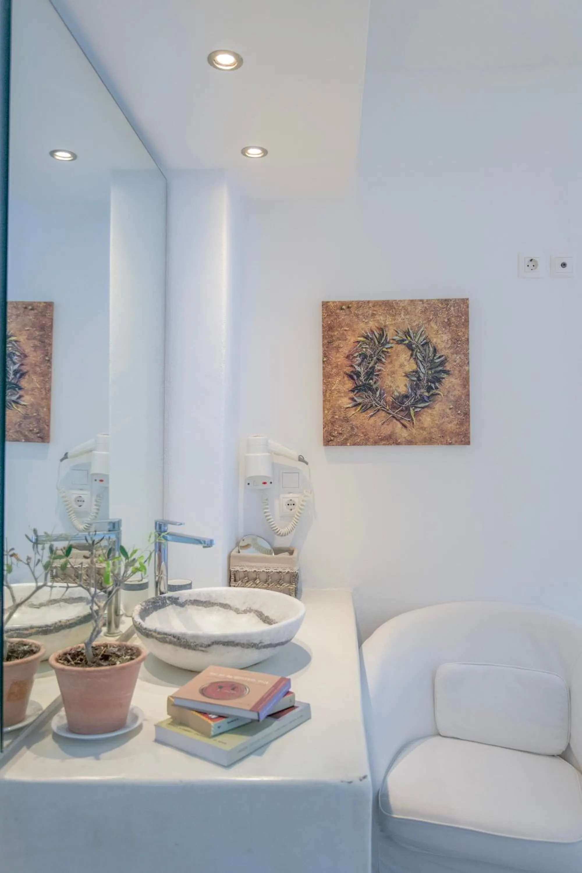 Decorative detail in Margarita Studios Ambelas