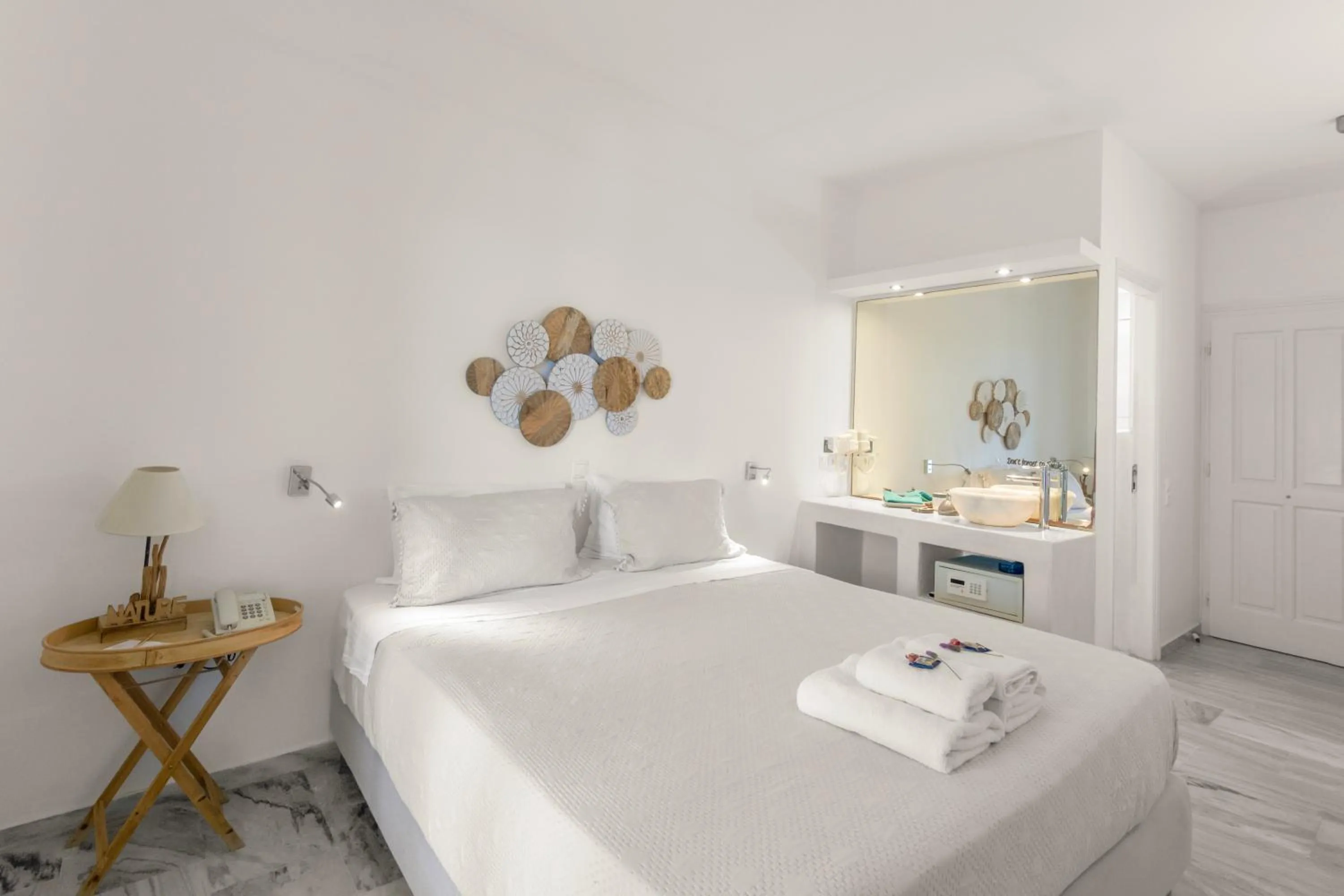 Photo of the whole room, Bed in Margarita Studios Ambelas