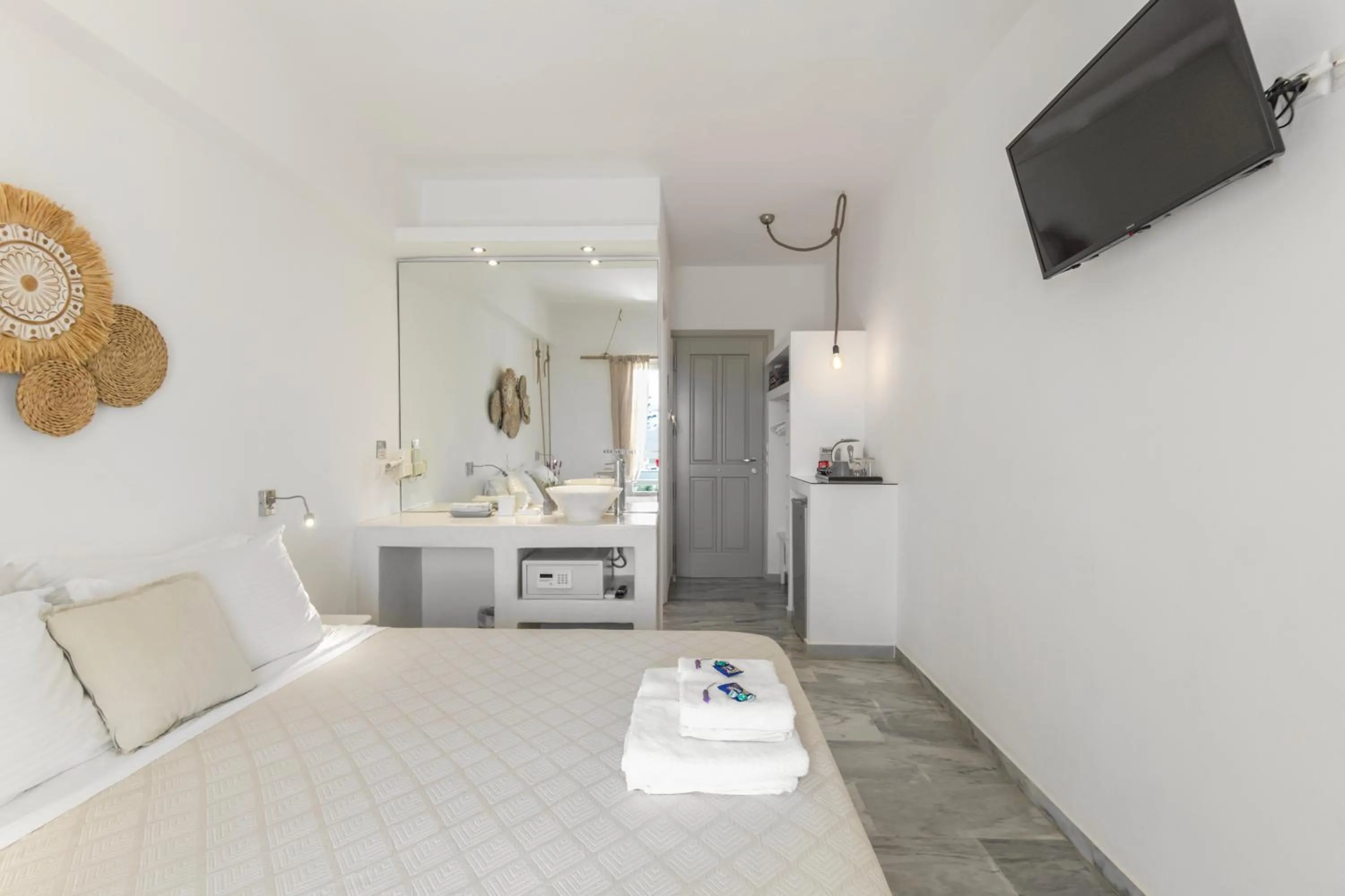 Bed in Margarita Studios Ambelas