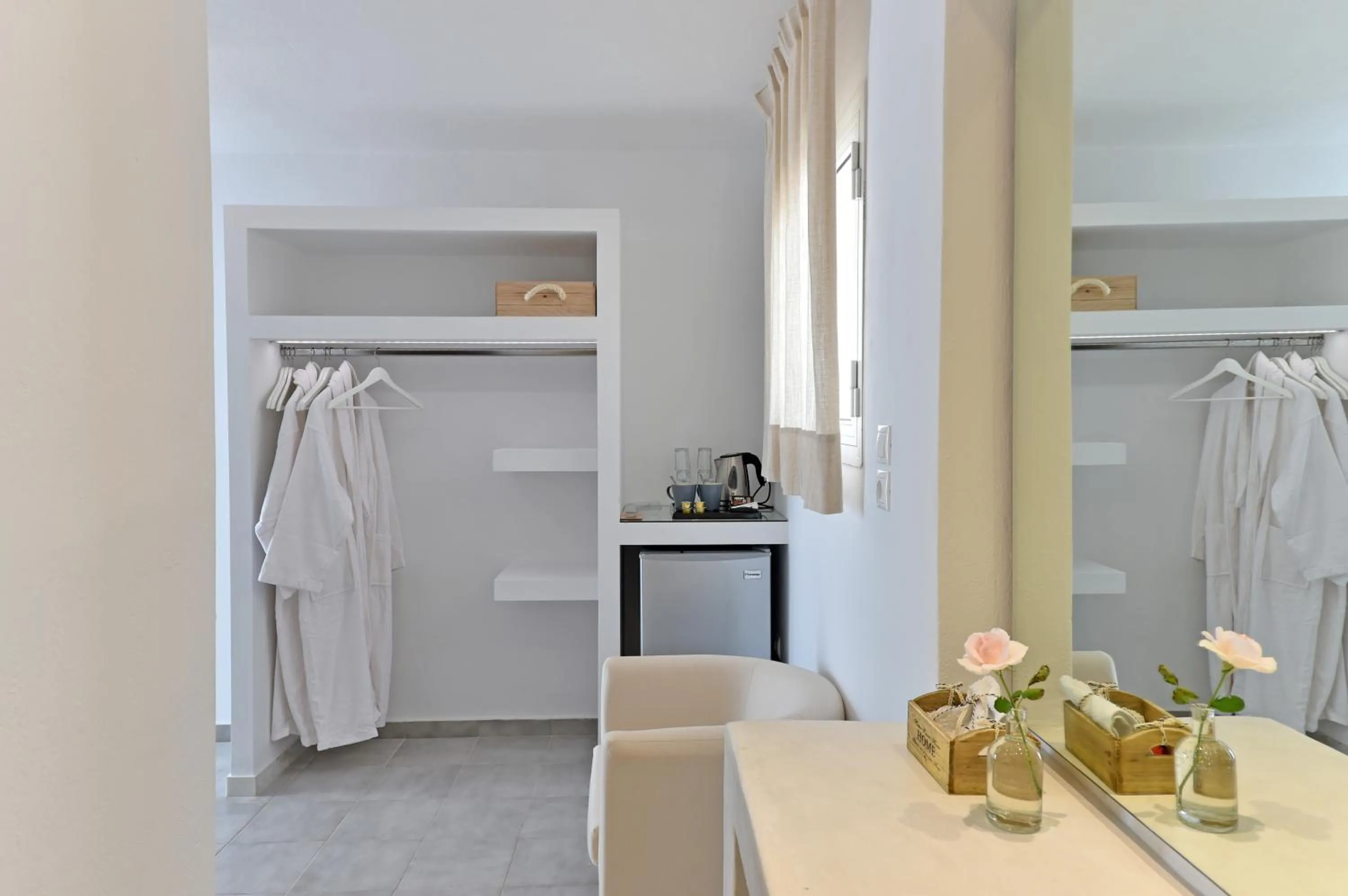 wardrobe in Margarita Studios Ambelas