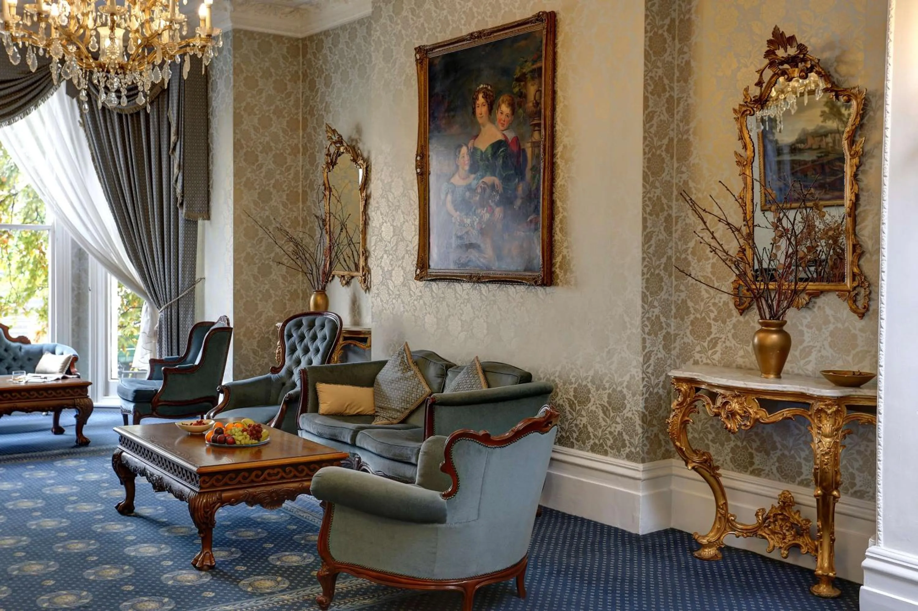 Lounge or bar in Best Western Swiss Cottage Hotel