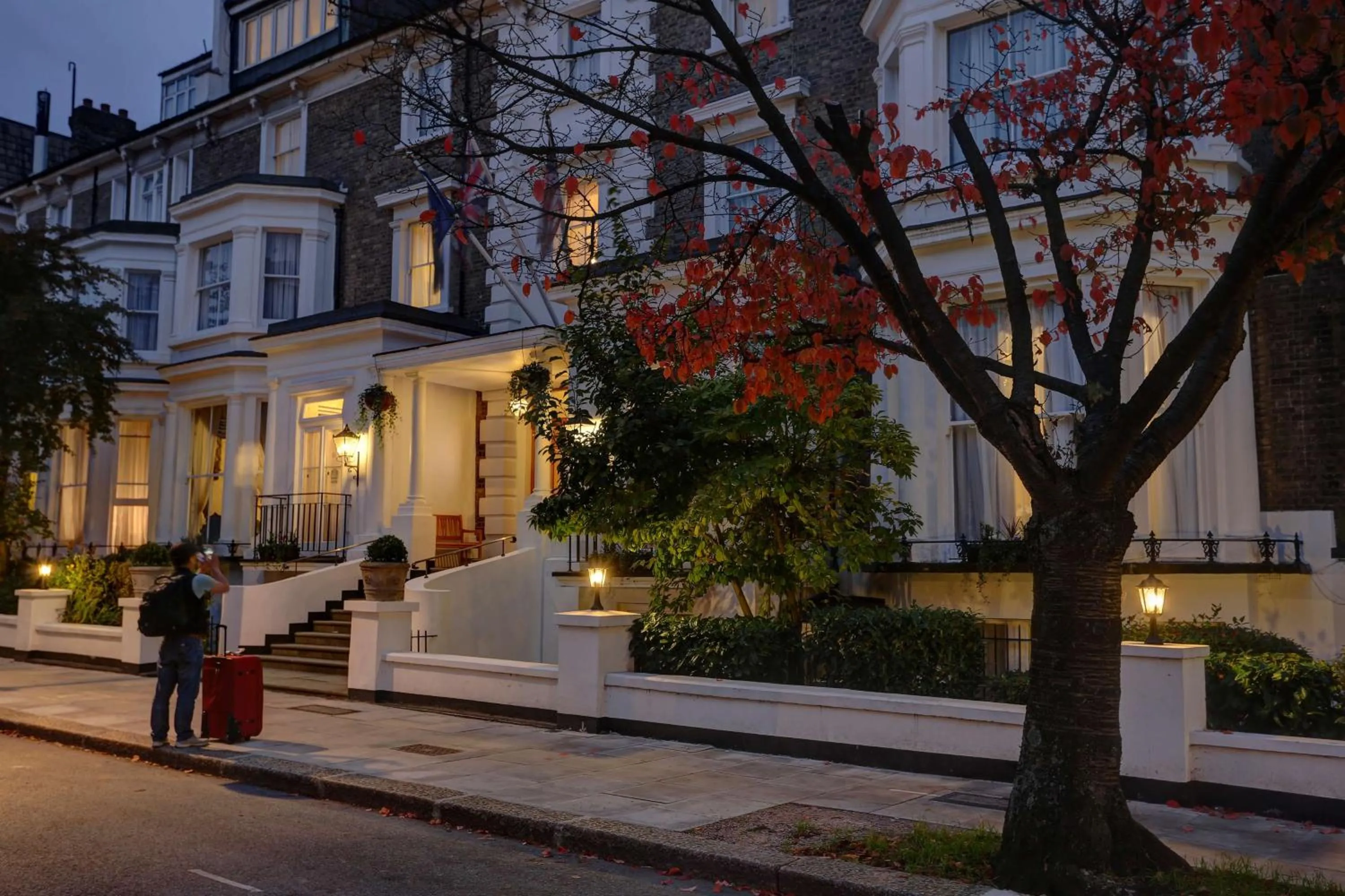 Property building in Best Western Swiss Cottage Hotel