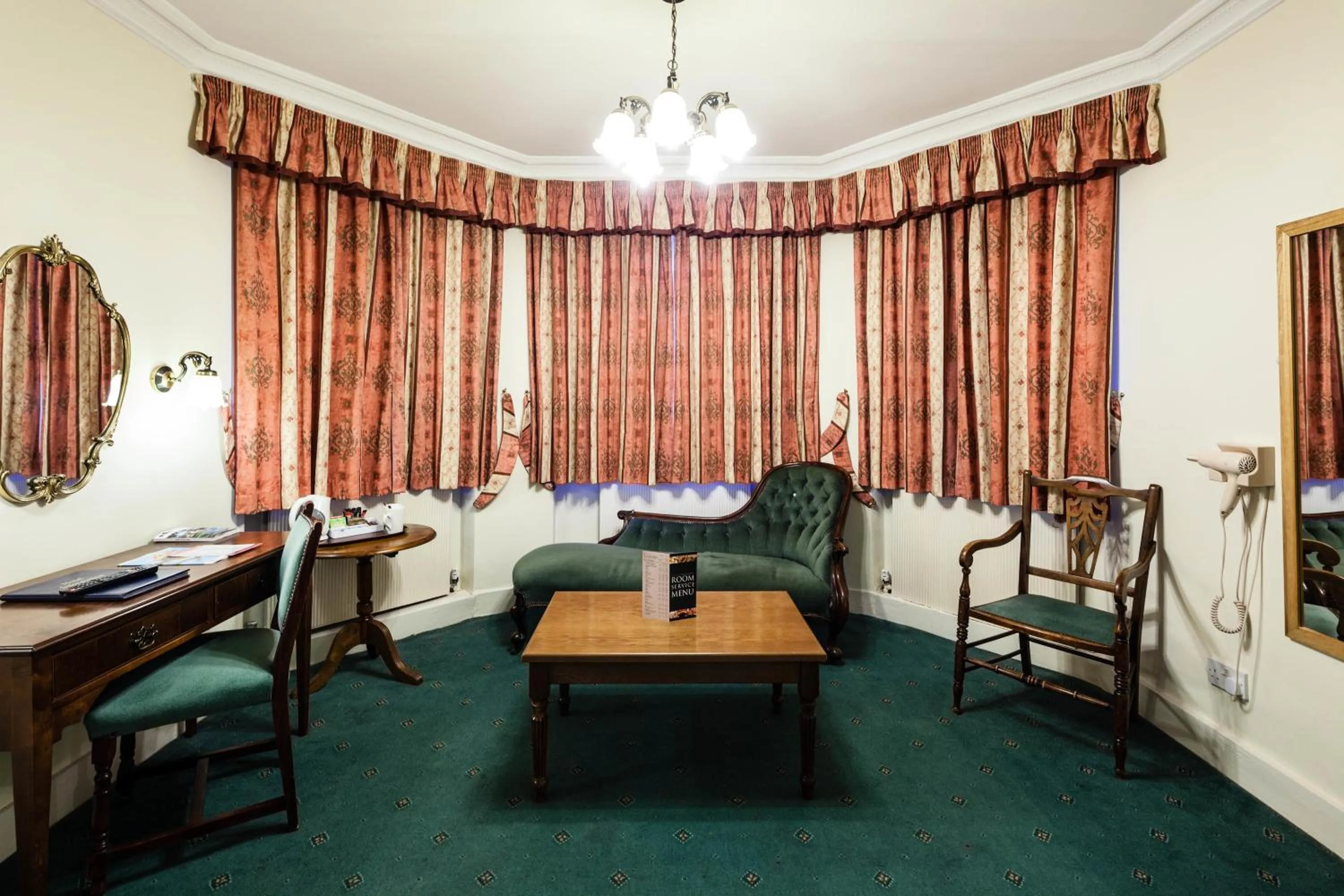 Seating area in Best Western Swiss Cottage Hotel