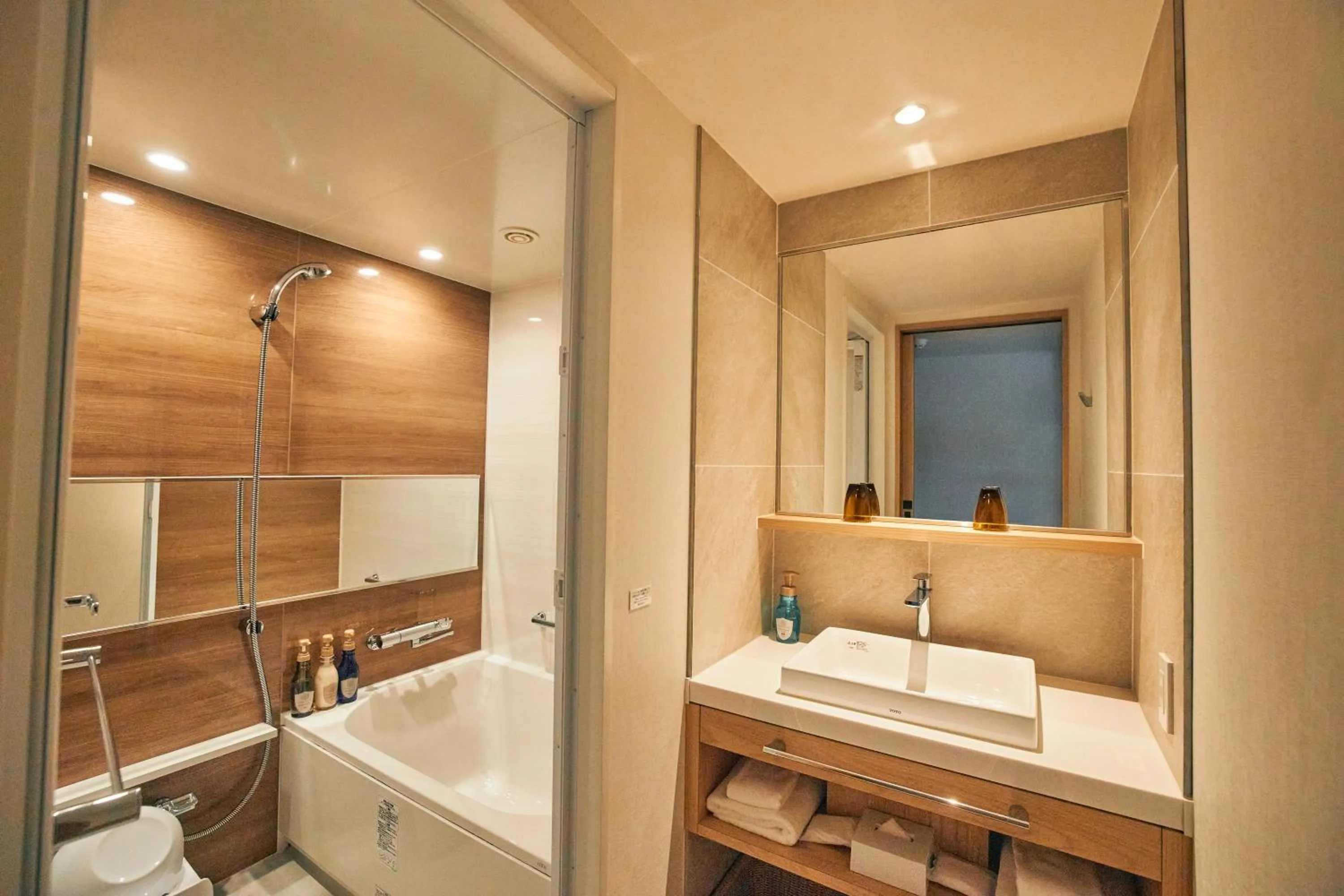 Toilet in Hotel Traveltine Kyoto Kiyamachi