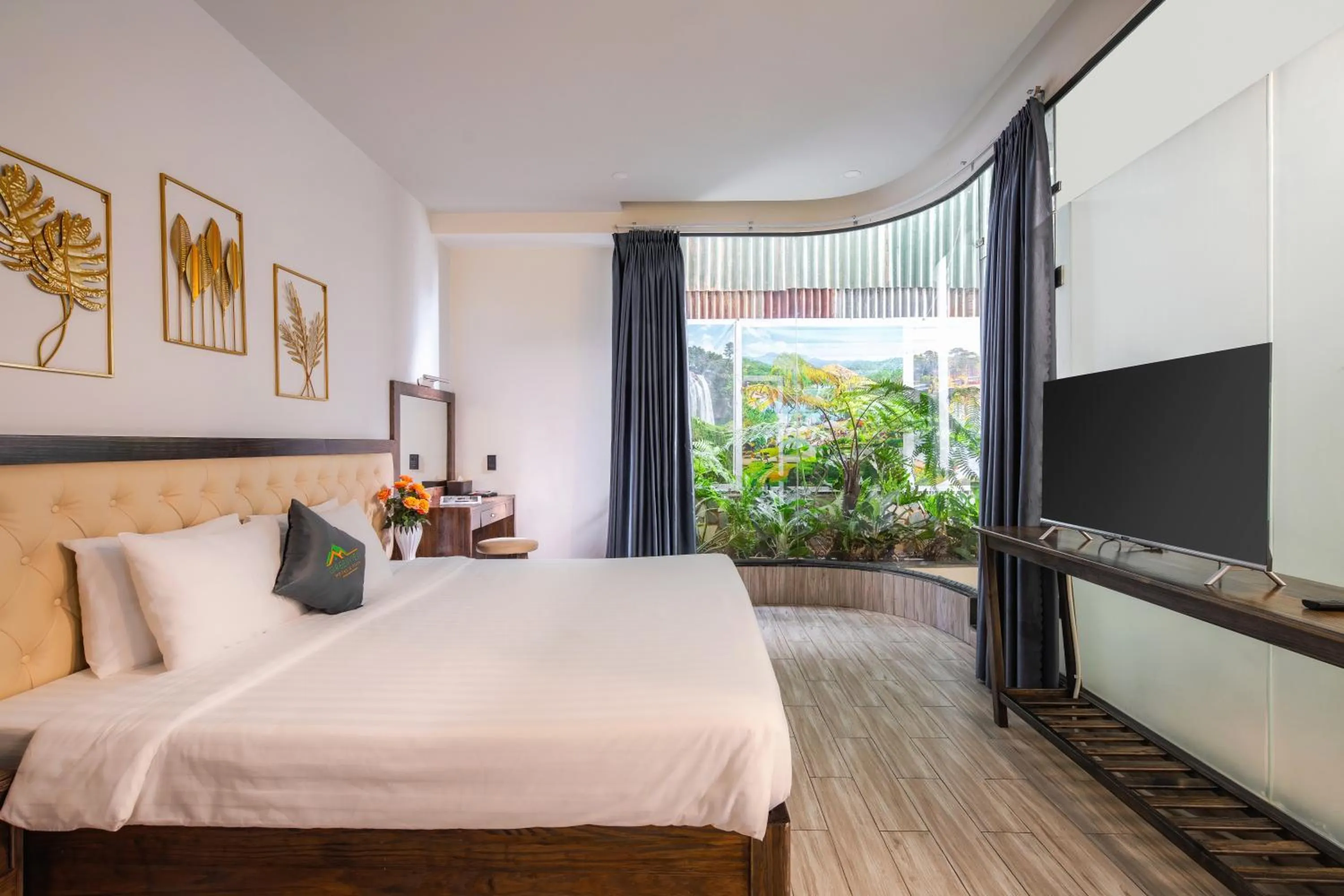 Bed in Greenview City Hotel