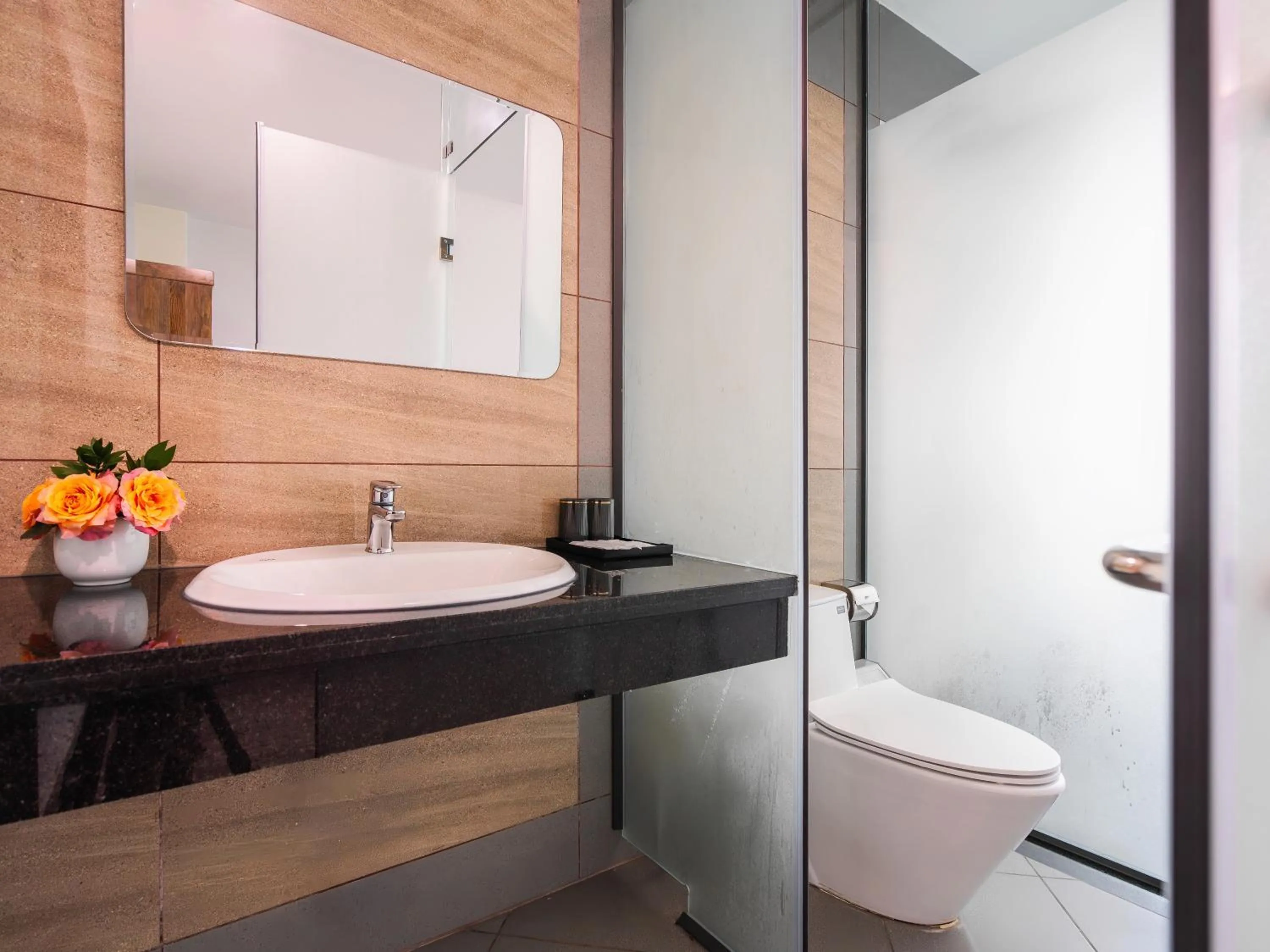 Toilet in Greenview City Hotel