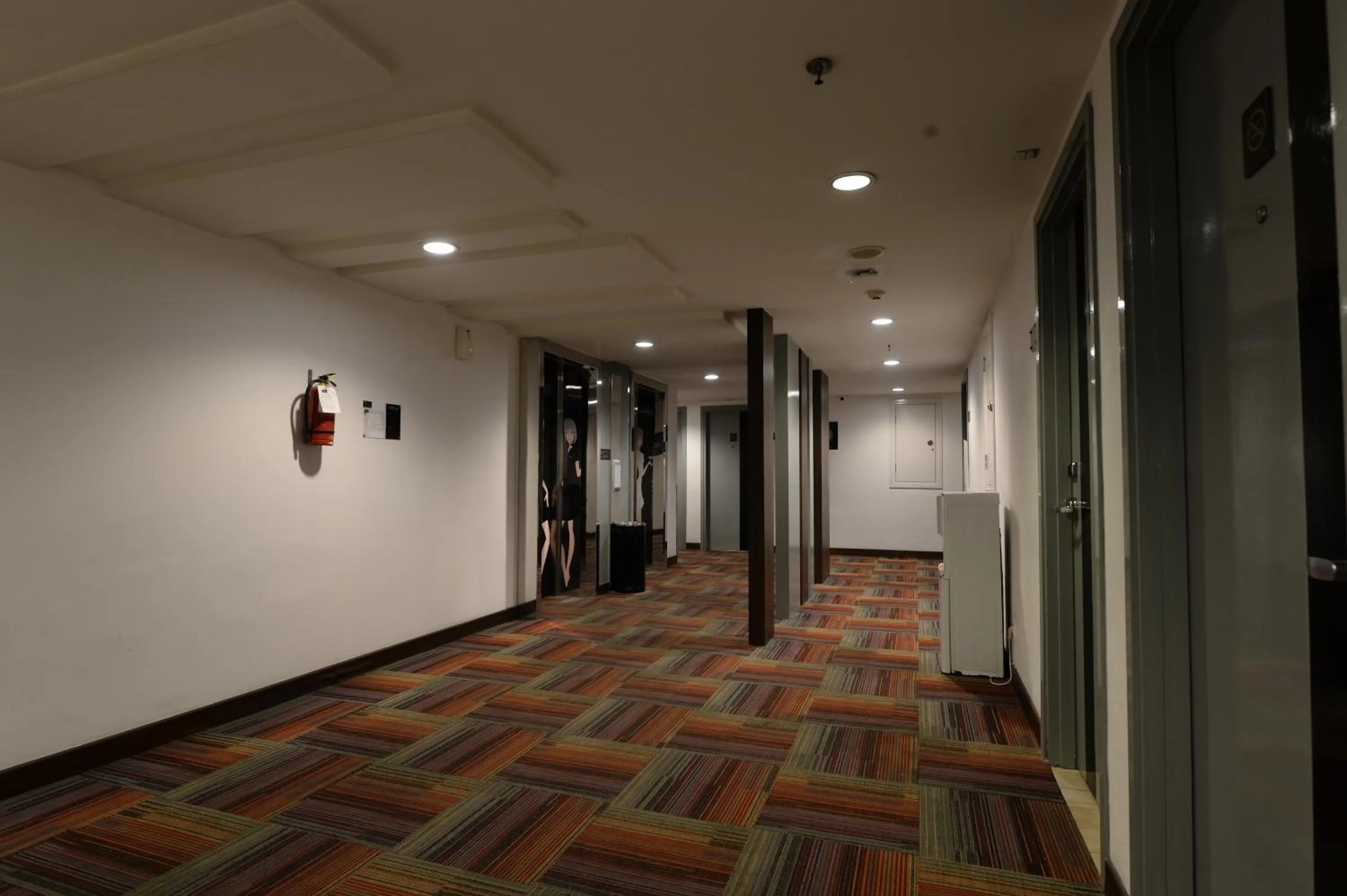 Guests in HORU HOTEL MANGGA DUA SQUARE