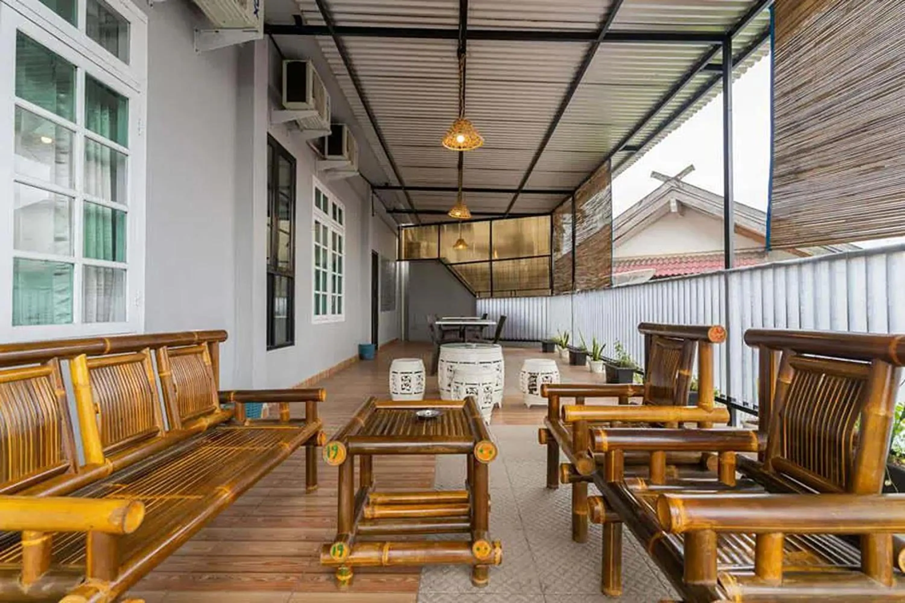 Restaurant/places to eat in Take Guesthouse 2