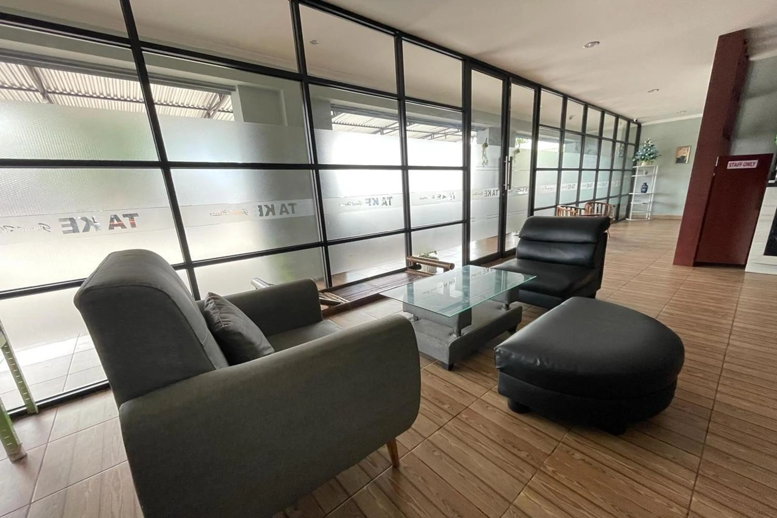 Lobby or reception in Take Guesthouse 2