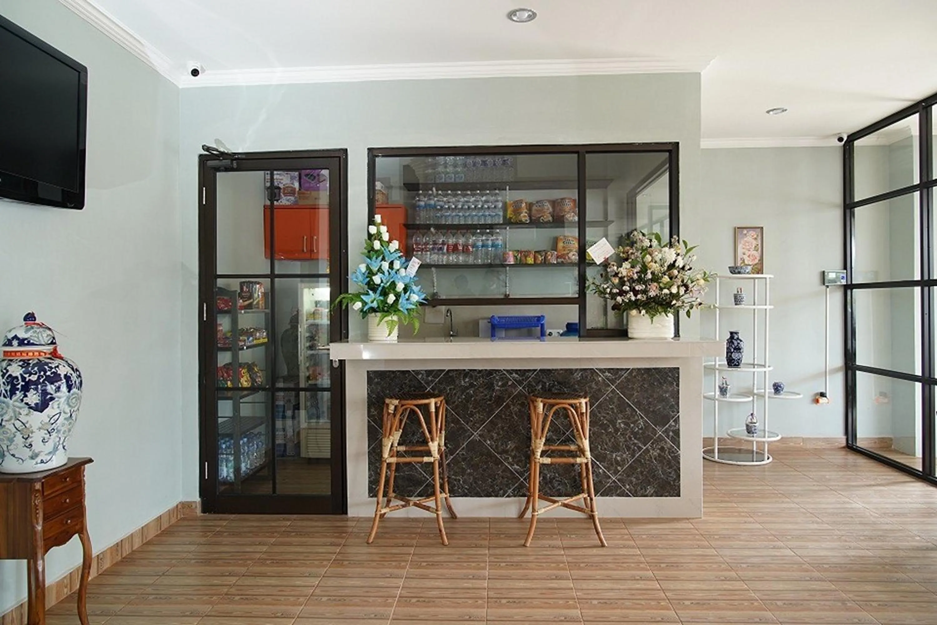 Lobby or reception in Take Guesthouse 2