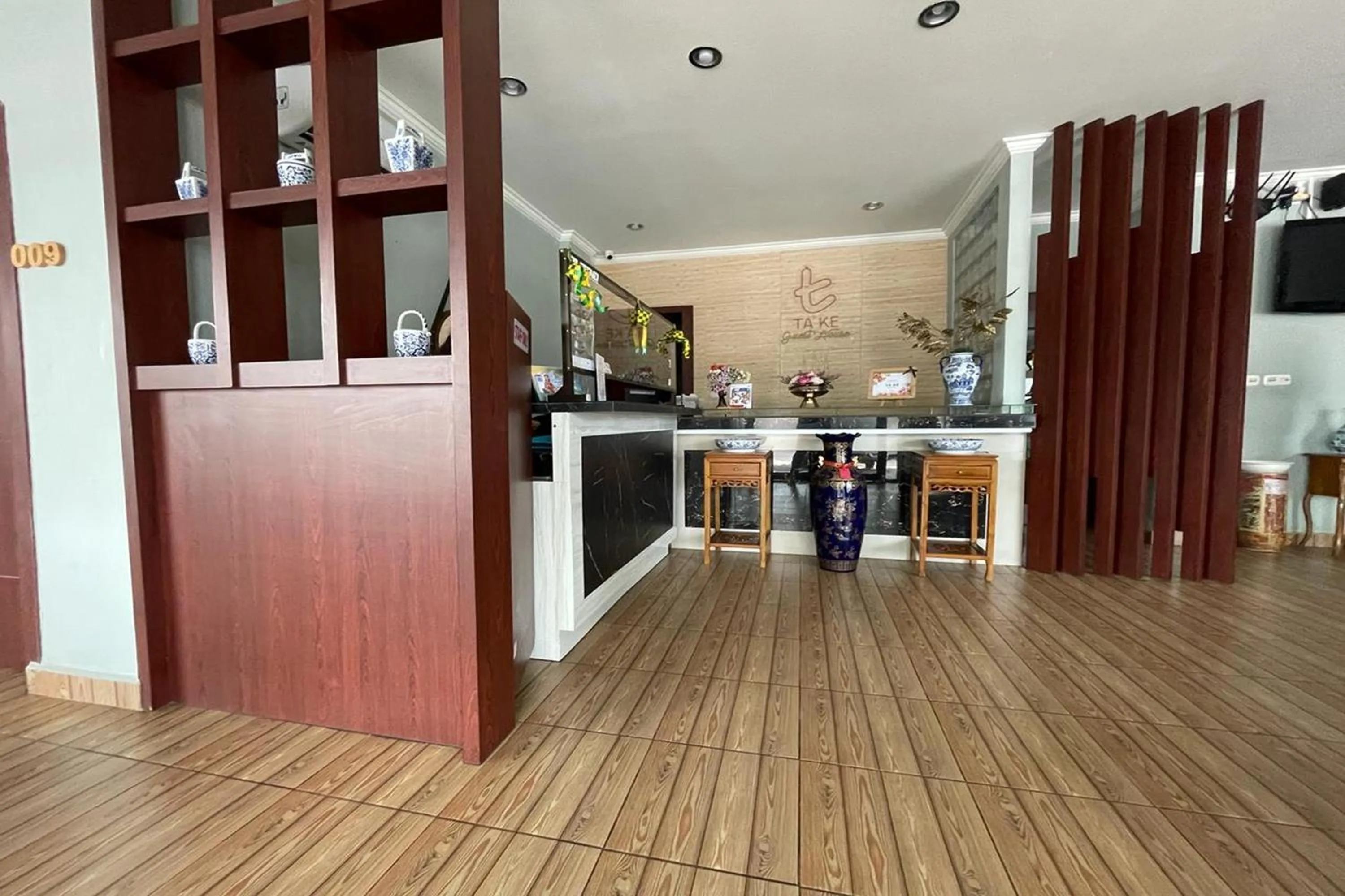 Lobby or reception in Take Guesthouse 2