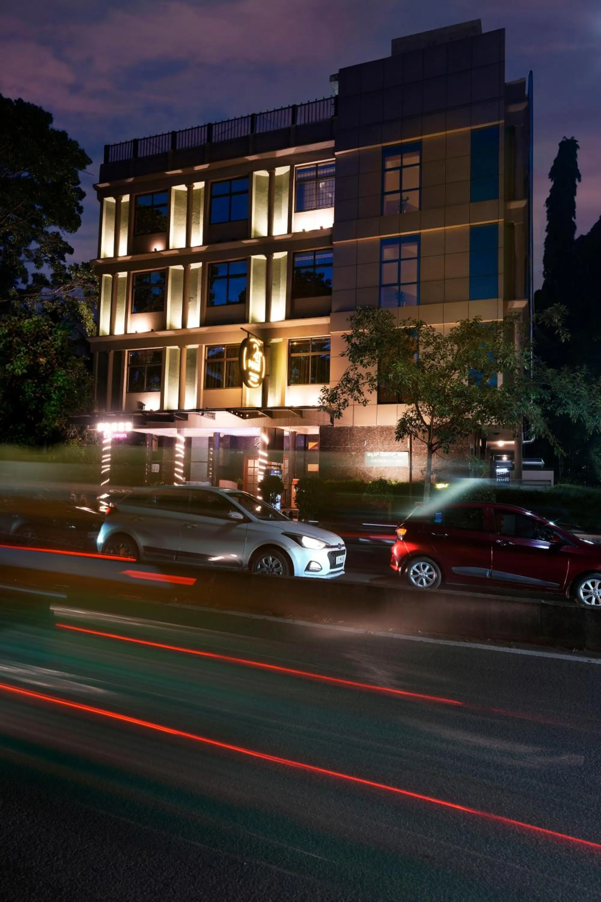 Property building in Cross Roads Inn