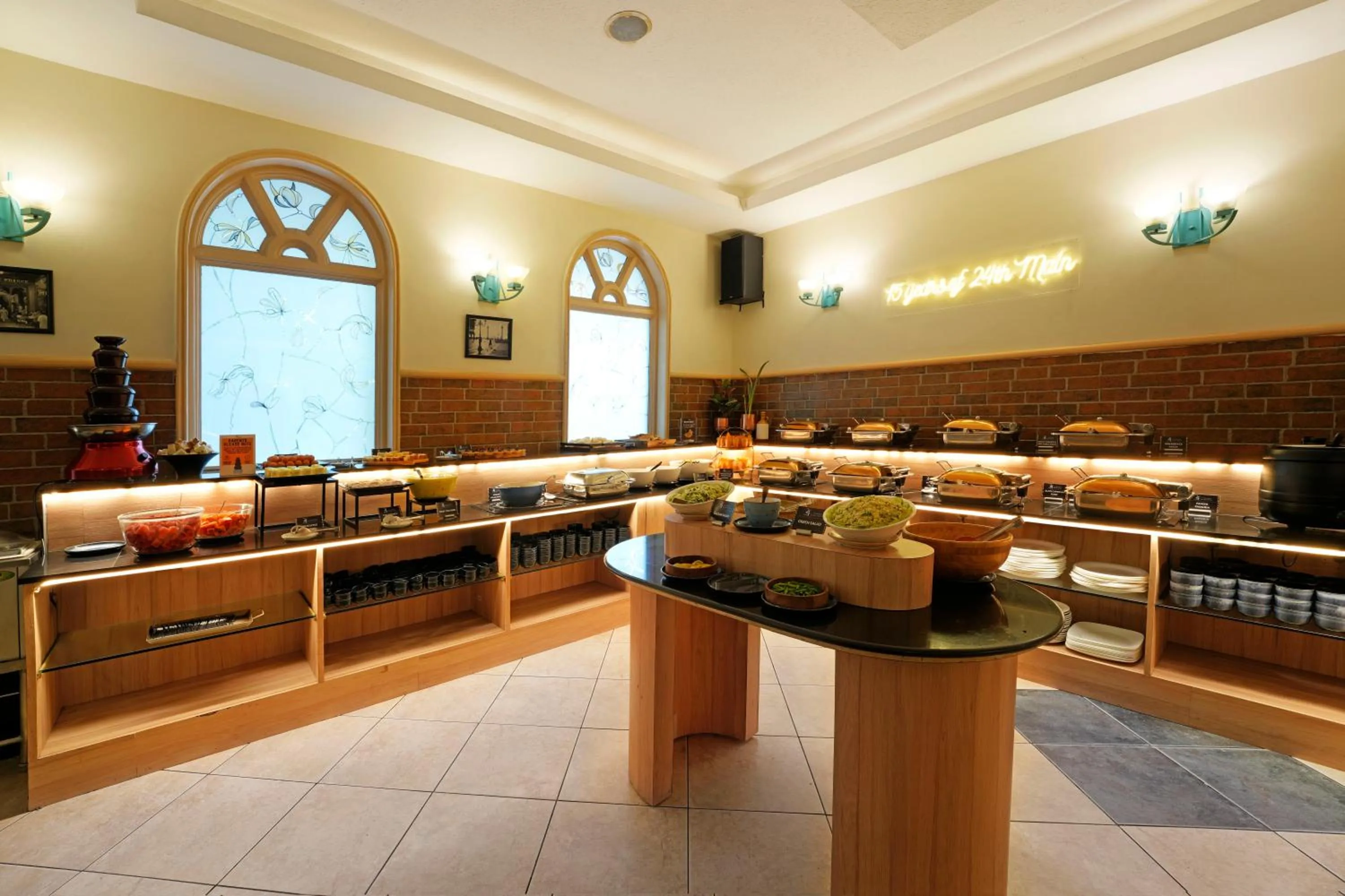 Restaurant/places to eat in Cross Roads Inn