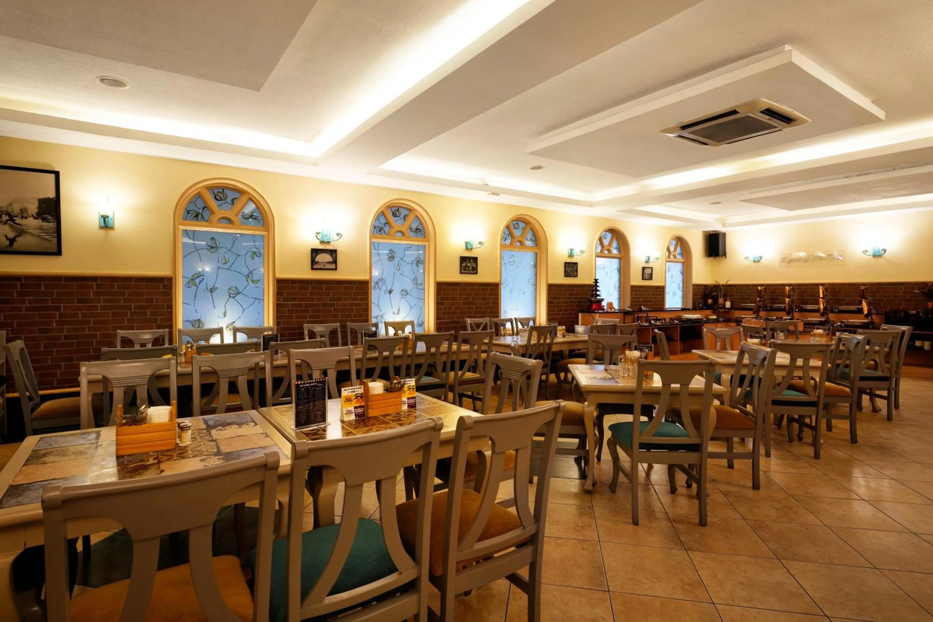 Restaurant/places to eat in Cross Roads Inn