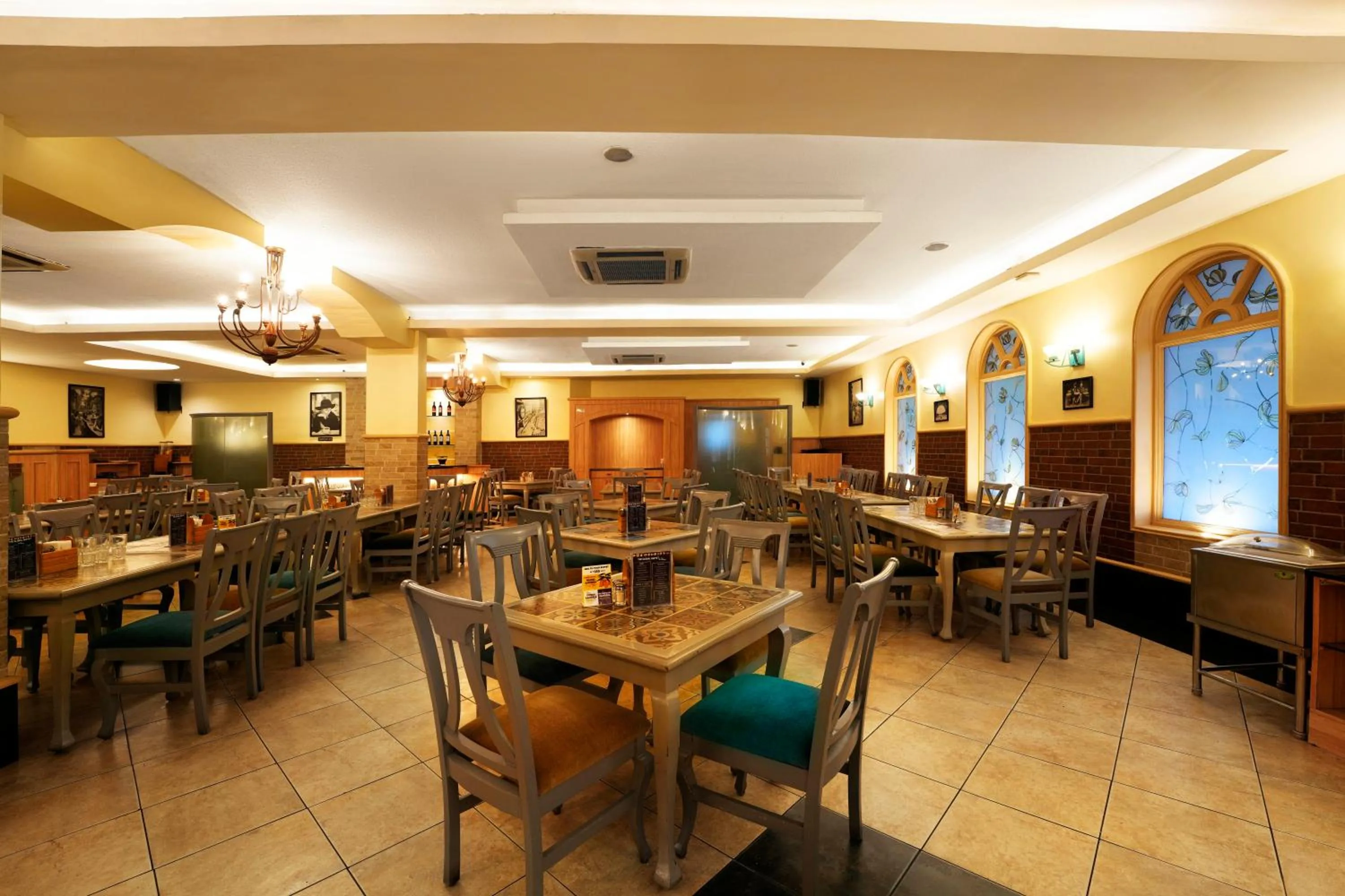 Restaurant/places to eat in Cross Roads Inn