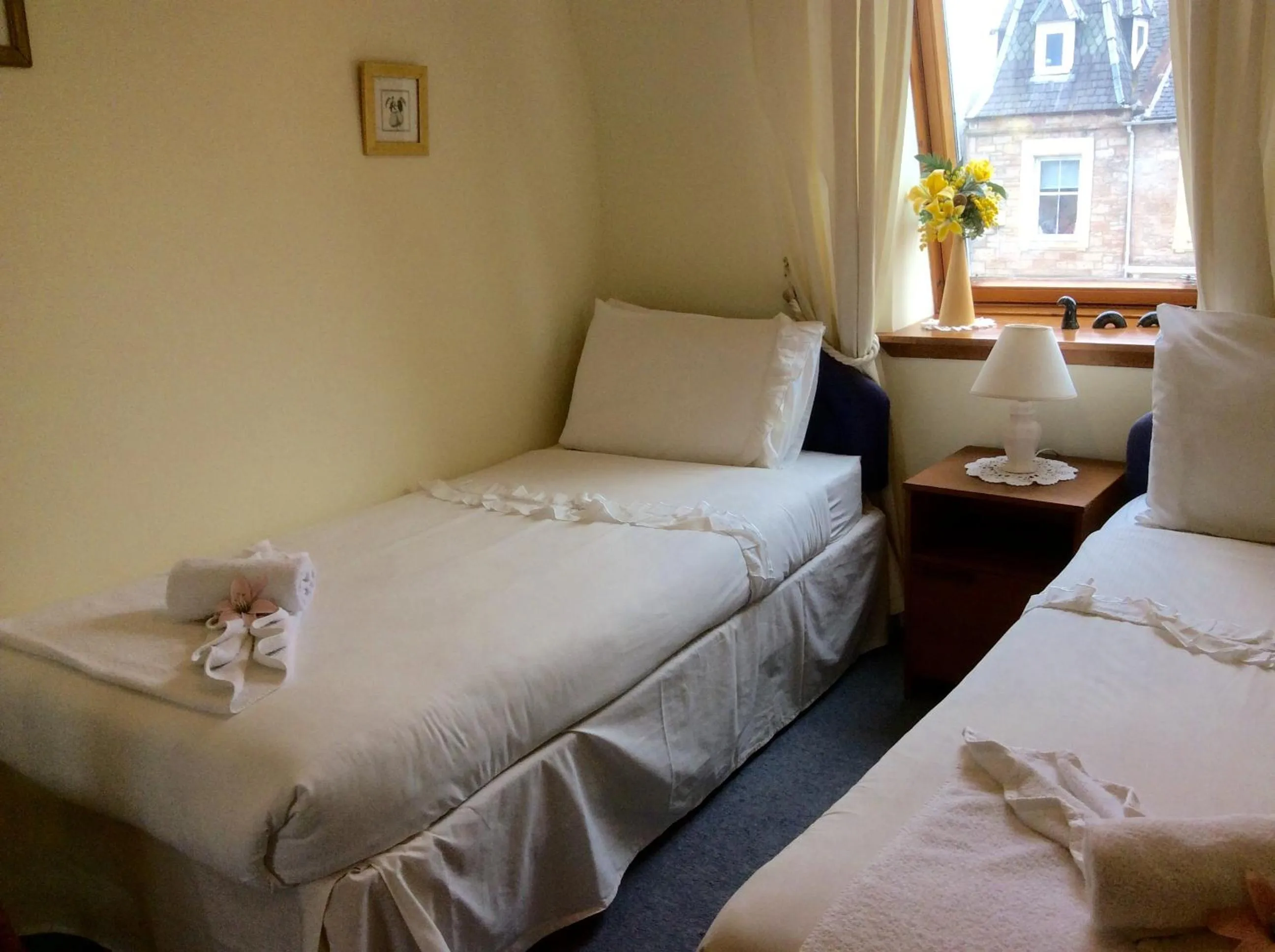 Bedroom, Bed in Connel Court Apartments