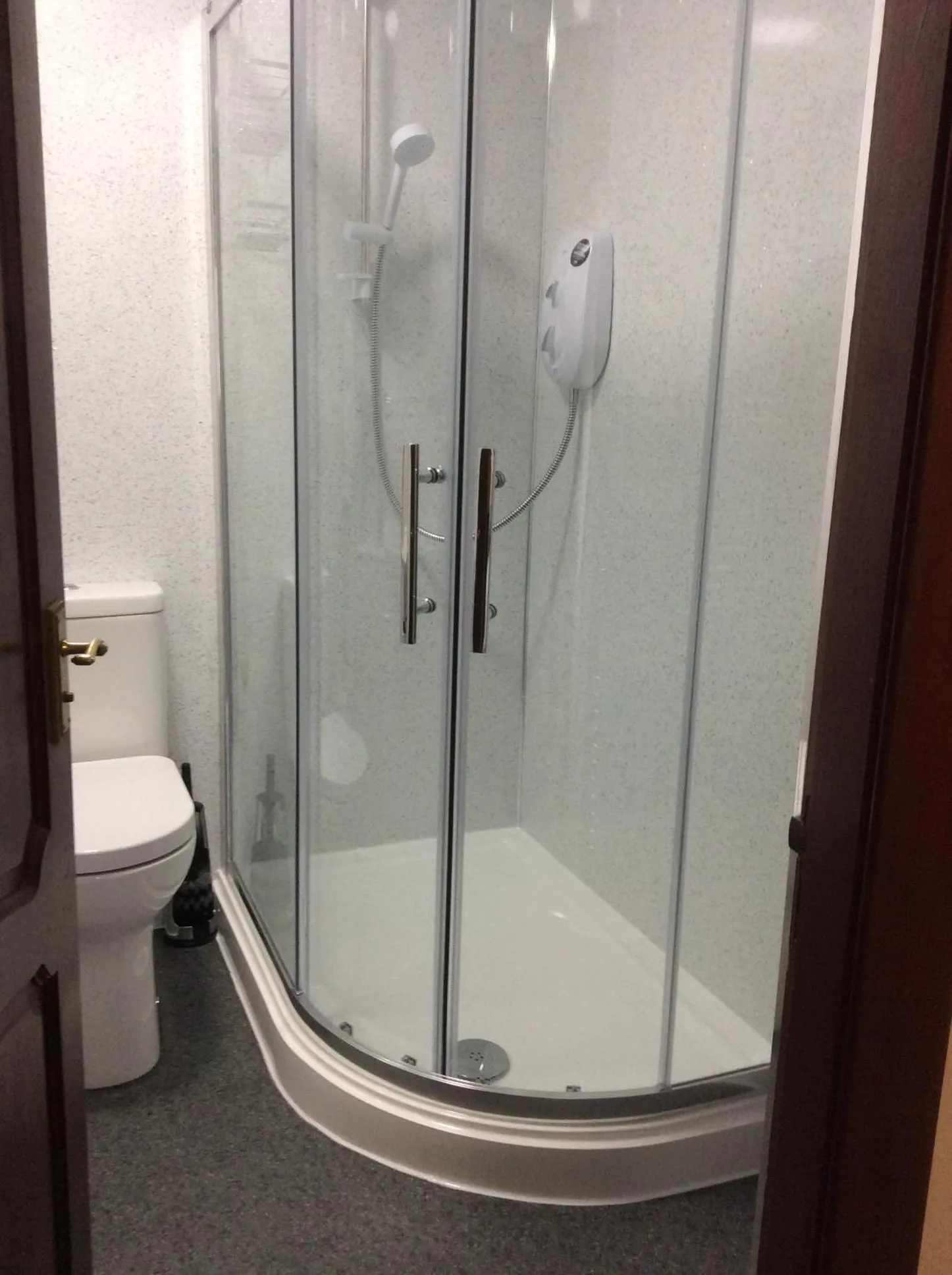 Shower in Connel Court Apartments