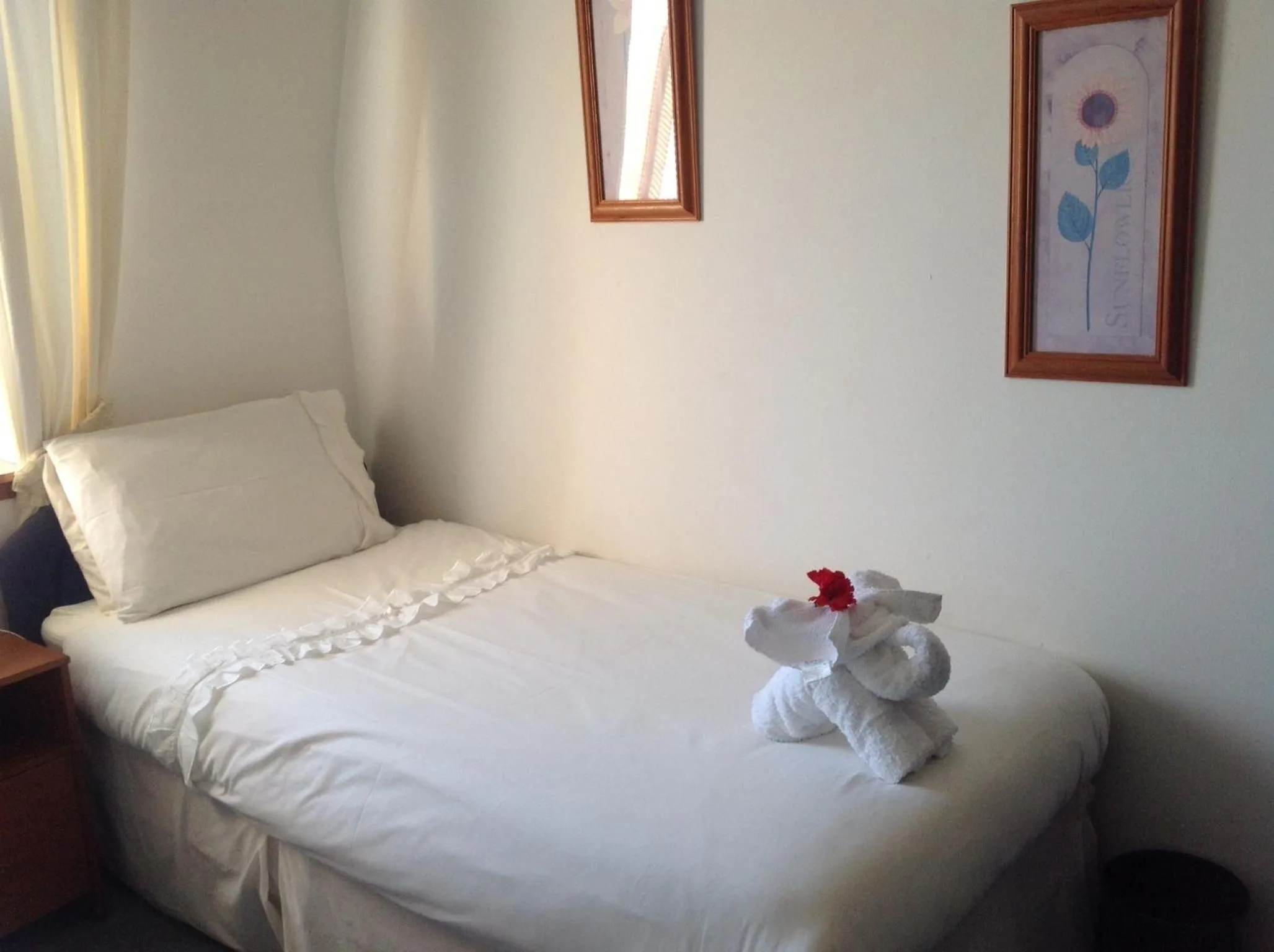 Bed in Connel Court Apartments