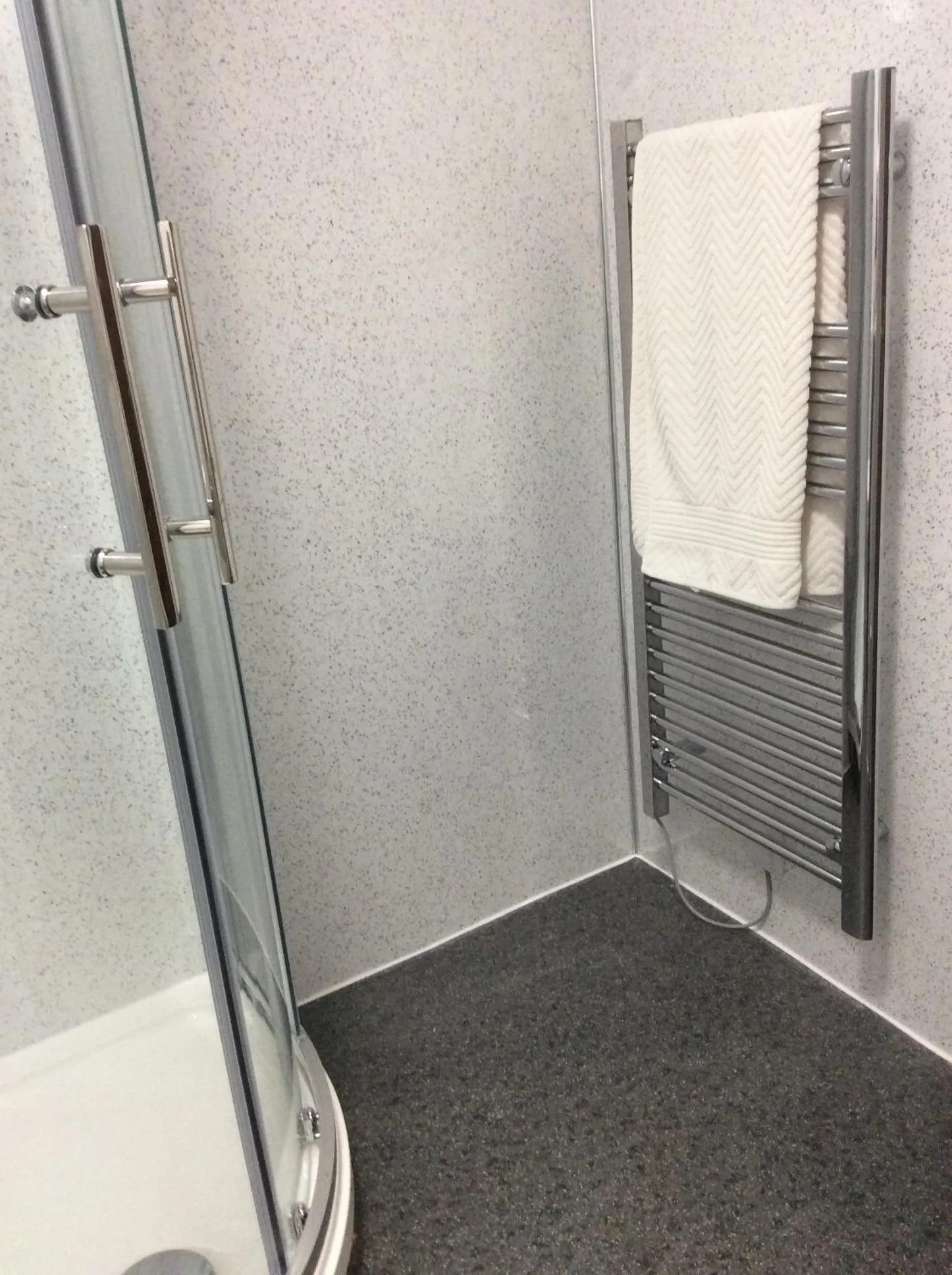 Shower in Connel Court Apartments
