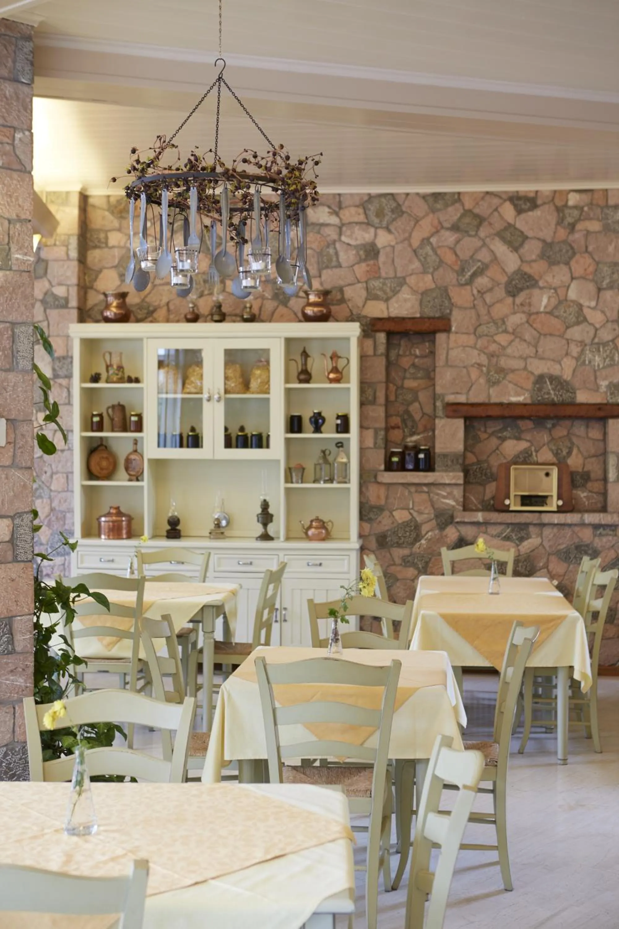 Restaurant/places to eat in To Balkoni tis Agorianis