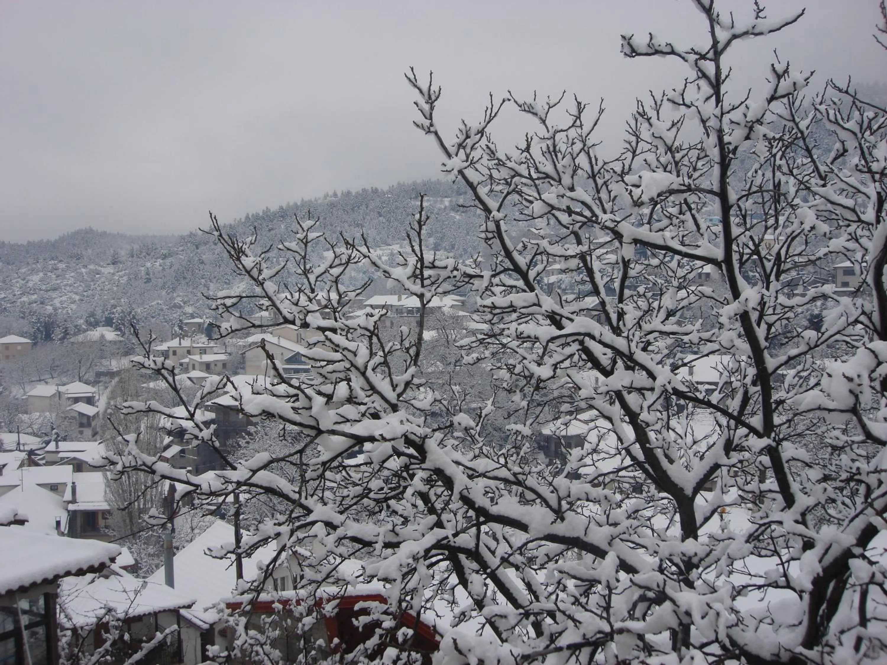 Winter in To Balkoni tis Agorianis