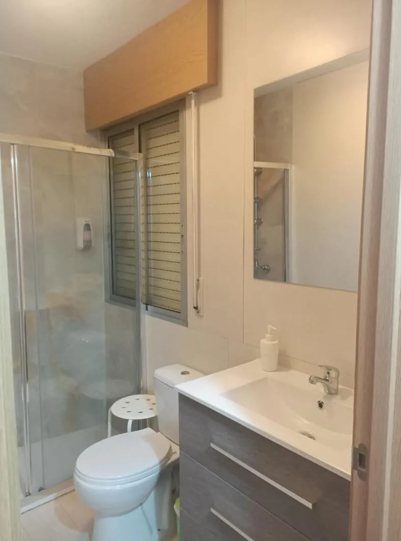 Standard Single Room with Shared Bathroom - single occupancy in Pilgrim Rooms