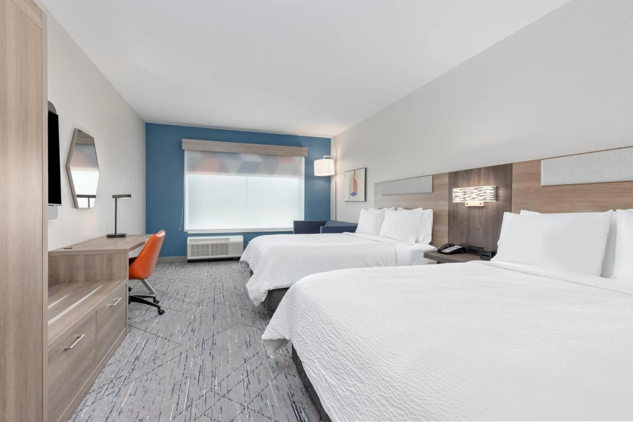 Photo of the whole room, Bed in Holiday Inn Express & Suites Austin Airport East by IHG