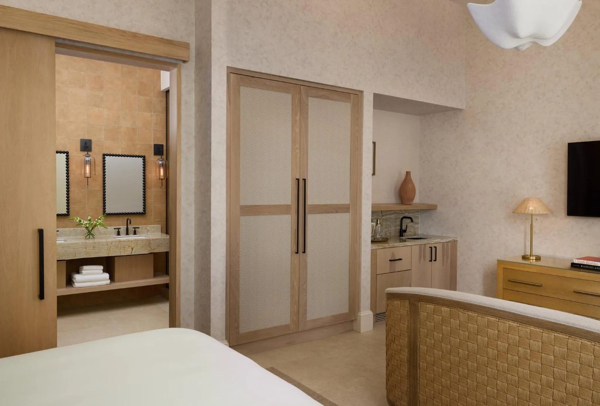 Bedroom, Bed in Kimpton Santo San Antonio - Riverwalk by IHG