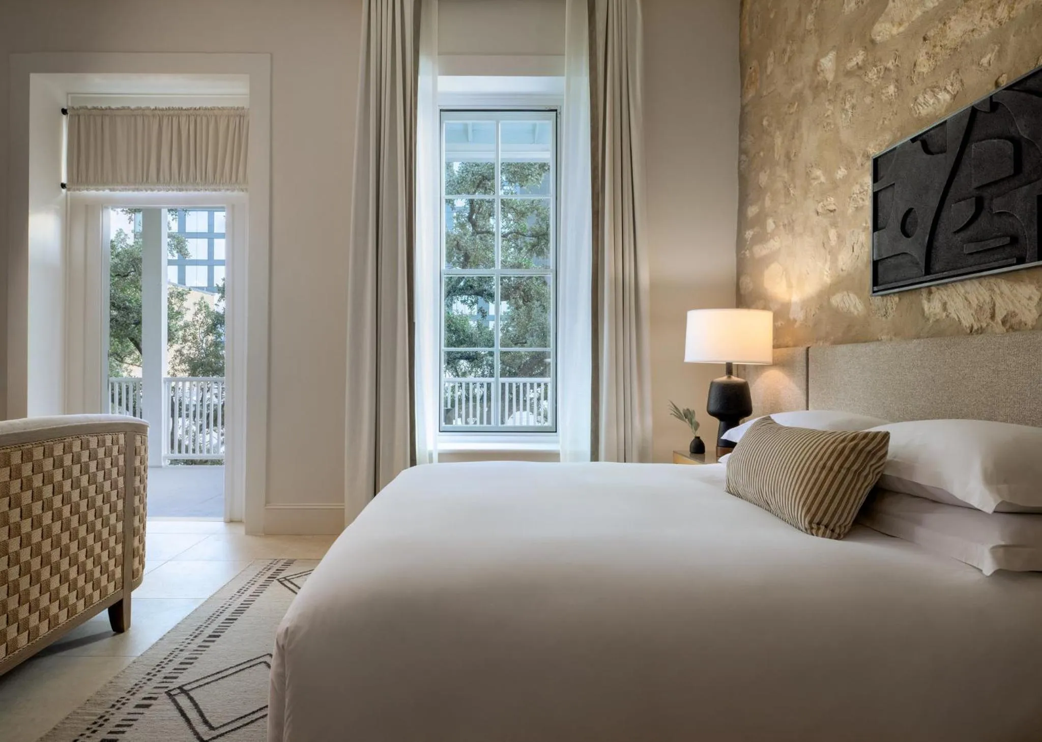 Bedroom, Bed in Kimpton Santo San Antonio - Riverwalk by IHG