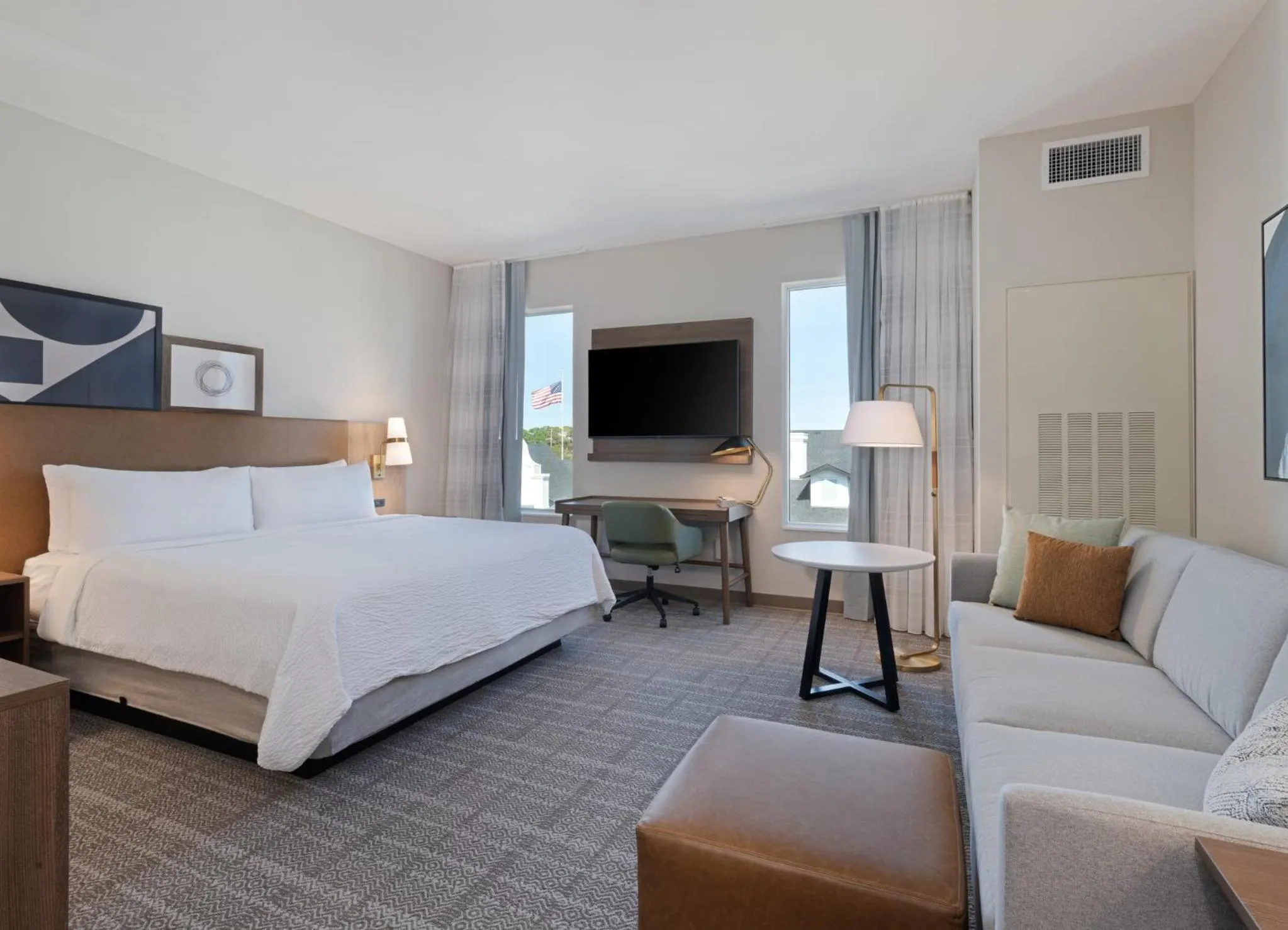 Photo of the whole room, Bed in Staybridge Suites Miramar Beach - Sandestin Area by IHG