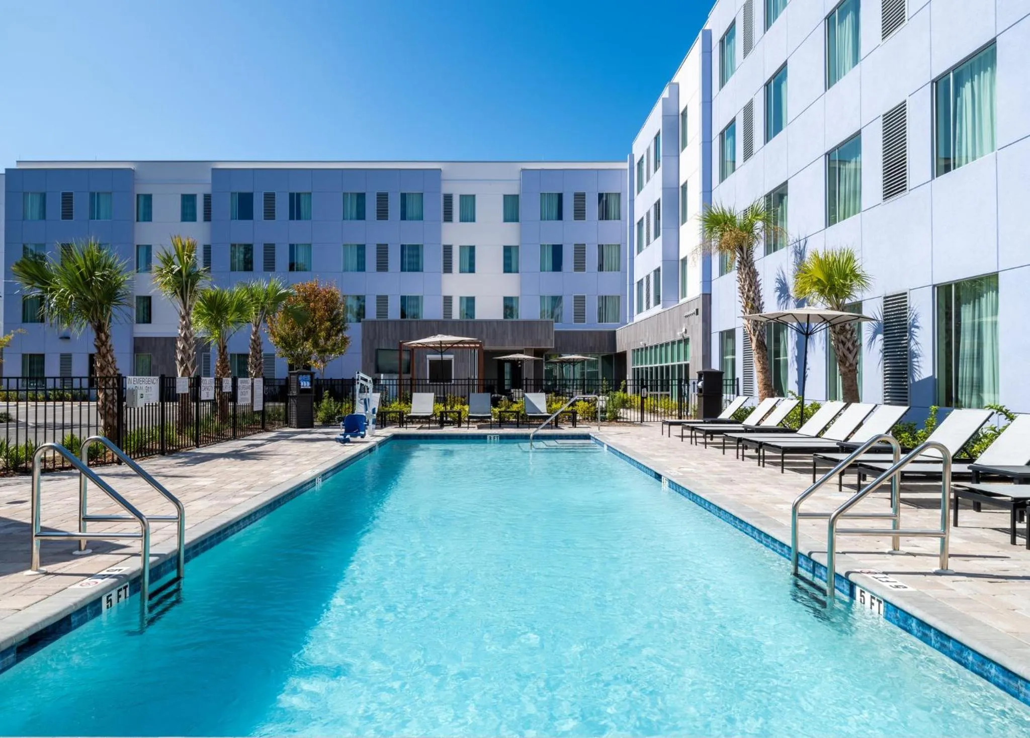 Swimming pool in Staybridge Suites Miramar Beach - Sandestin Area by IHG