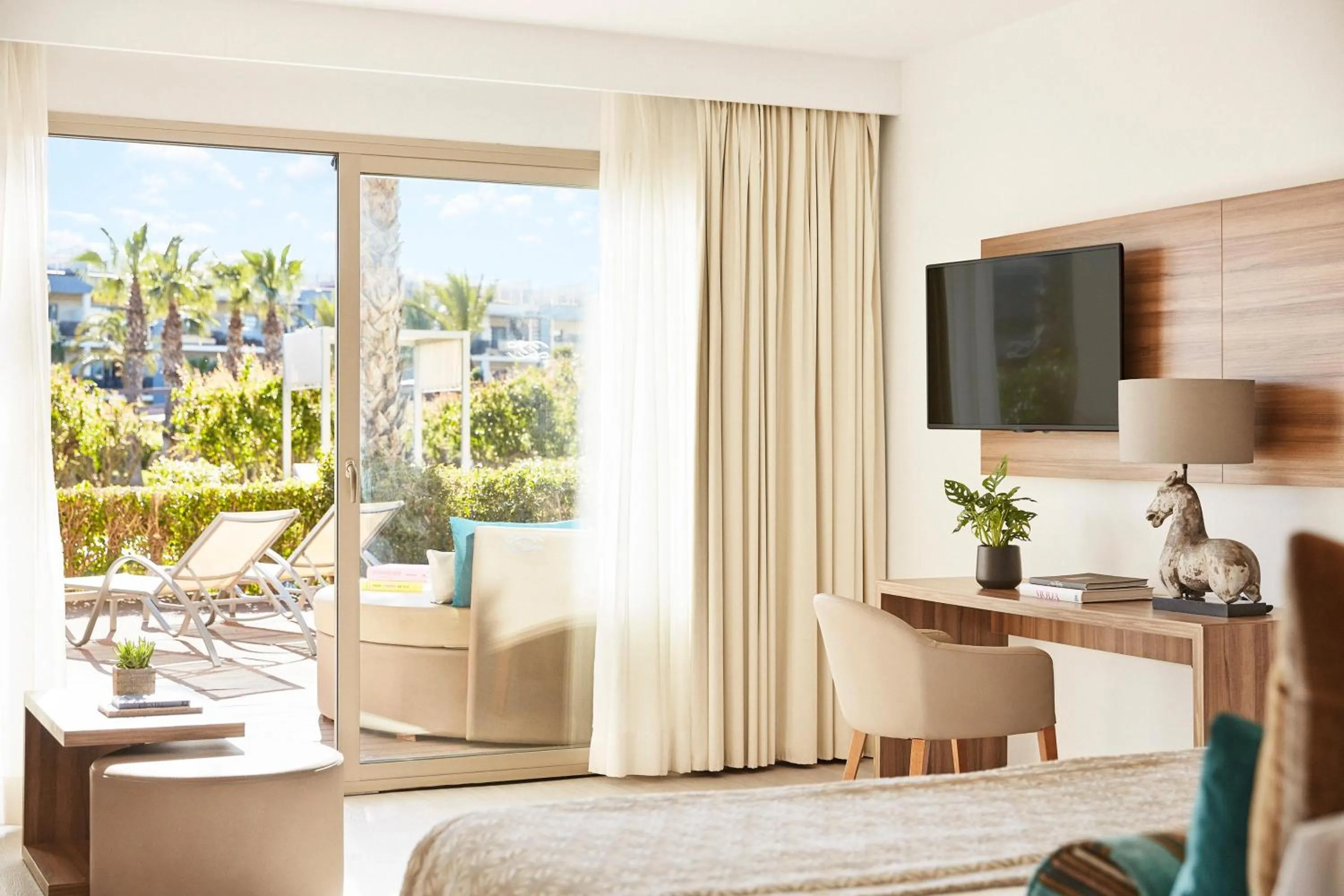 Photo of the whole room in Zafiro Palace Alcudia