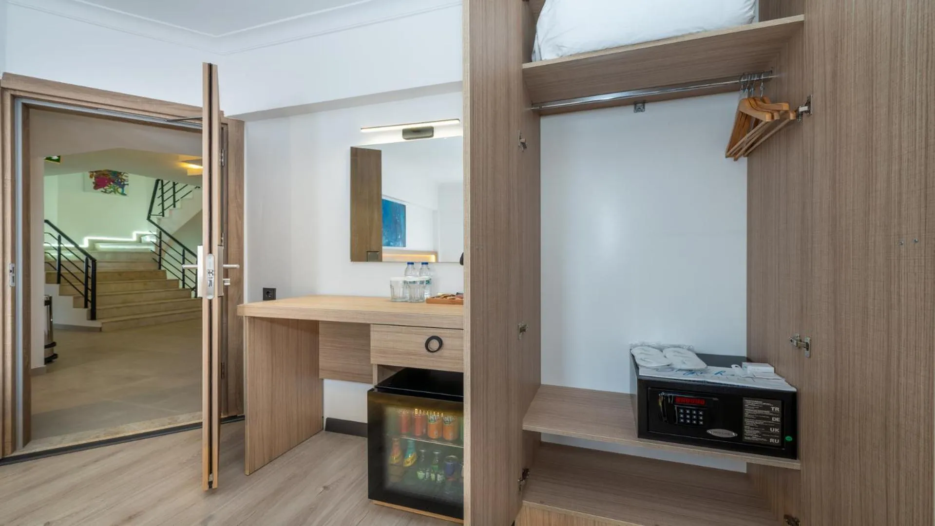 locker in Skykhan Otel