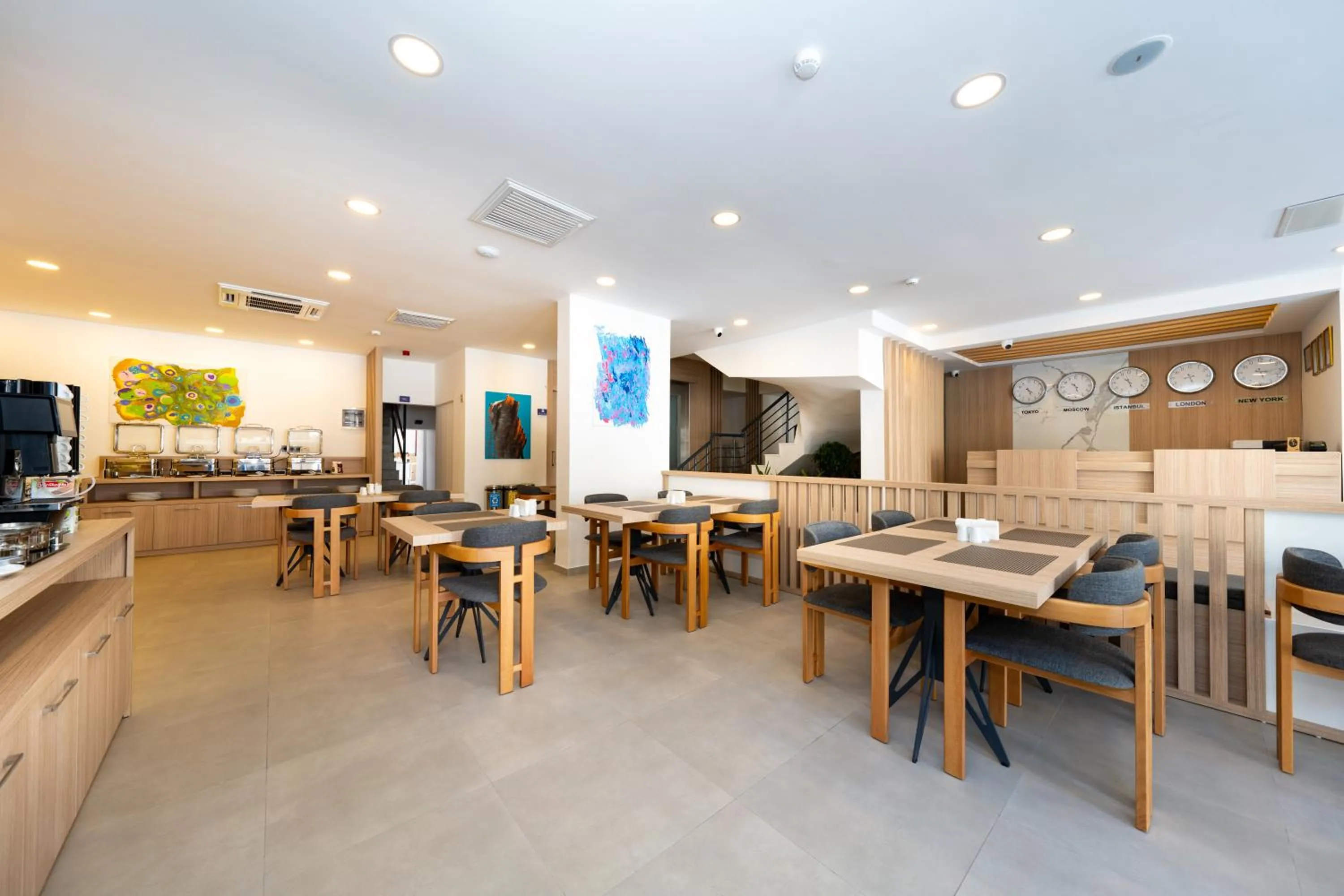 Restaurant/places to eat in Skykhan Otel