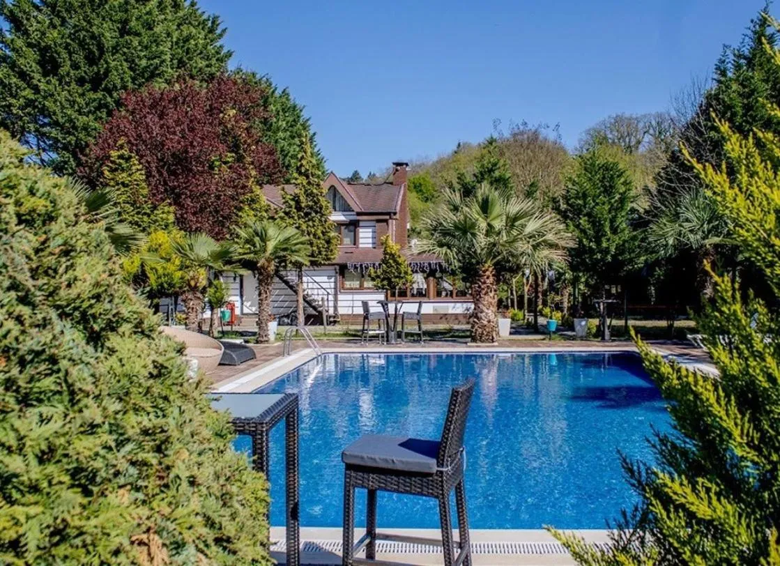 Property building in 216 North Hotel