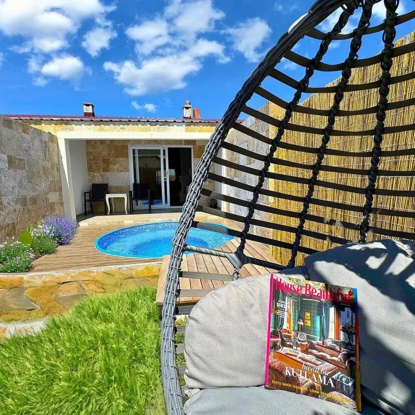 Property building in 216 North Hotel