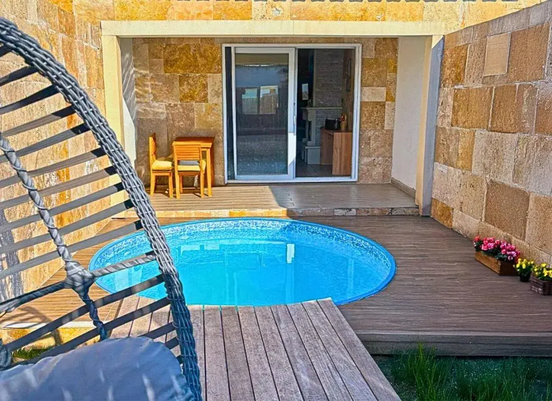 Double Room with Pool View in 216 North Hotel Double Room with Pool View in 216 North Hotel